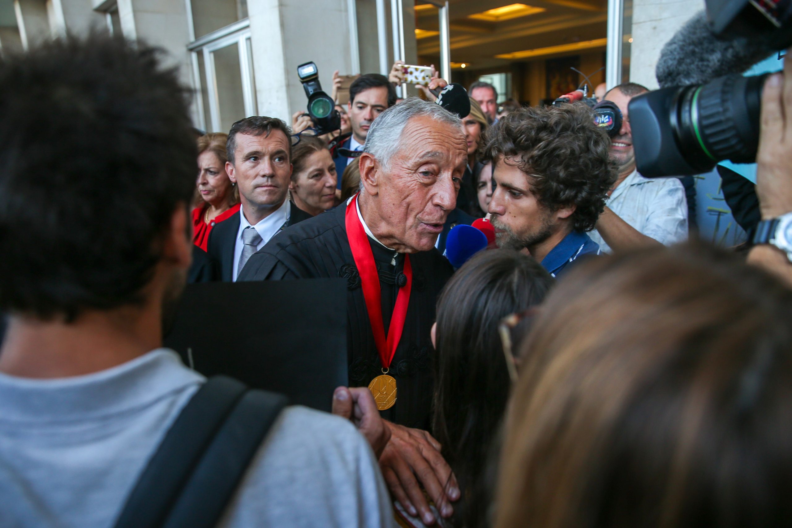 Marcelo promete aos jornalistas que “saberão logo” quando houver decisão sobre PGR