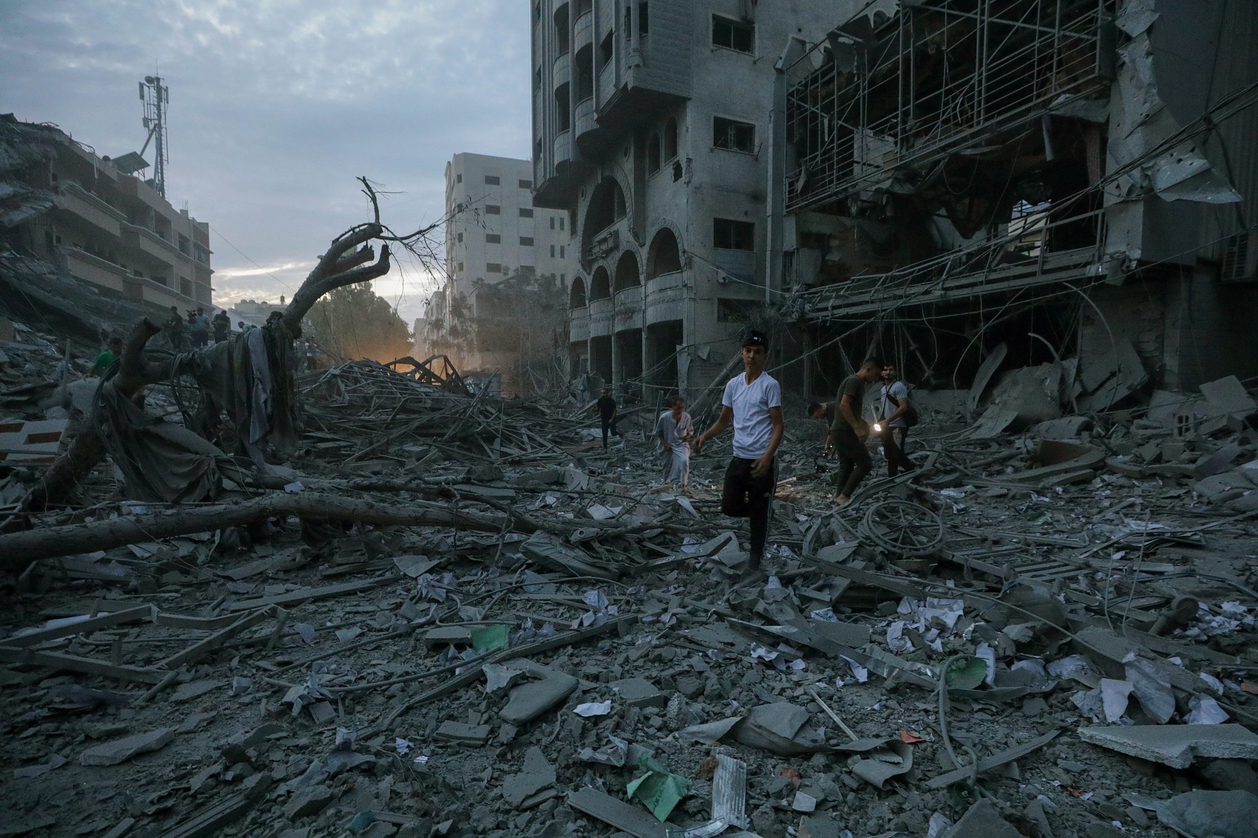 Novos balanços indicam mais de 430 mortos no ataque do Hamas e retaliação de Israel