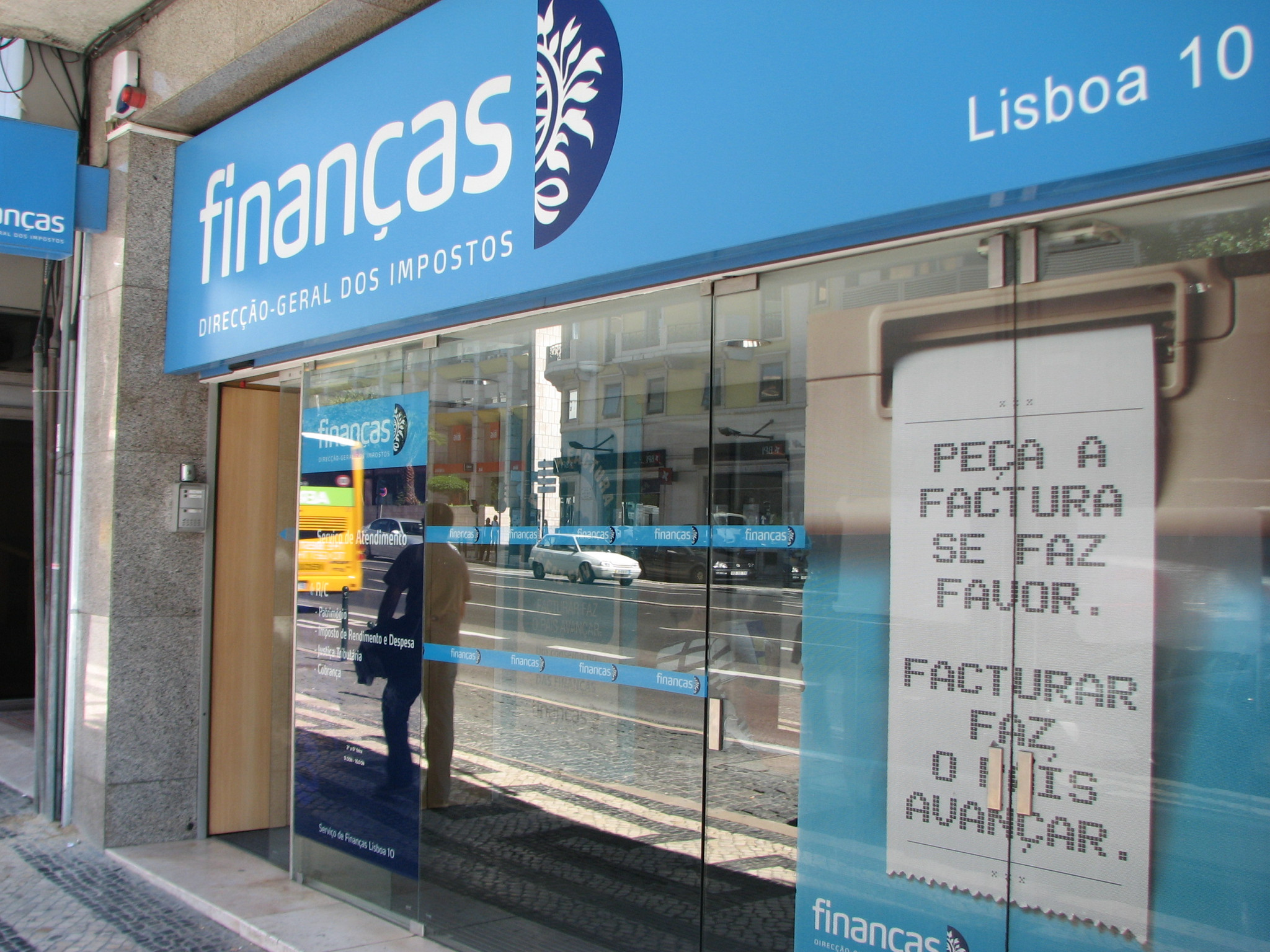 Empresários dizem que governo tem folga de quase sete mil milhões para baixar IRS e IRC