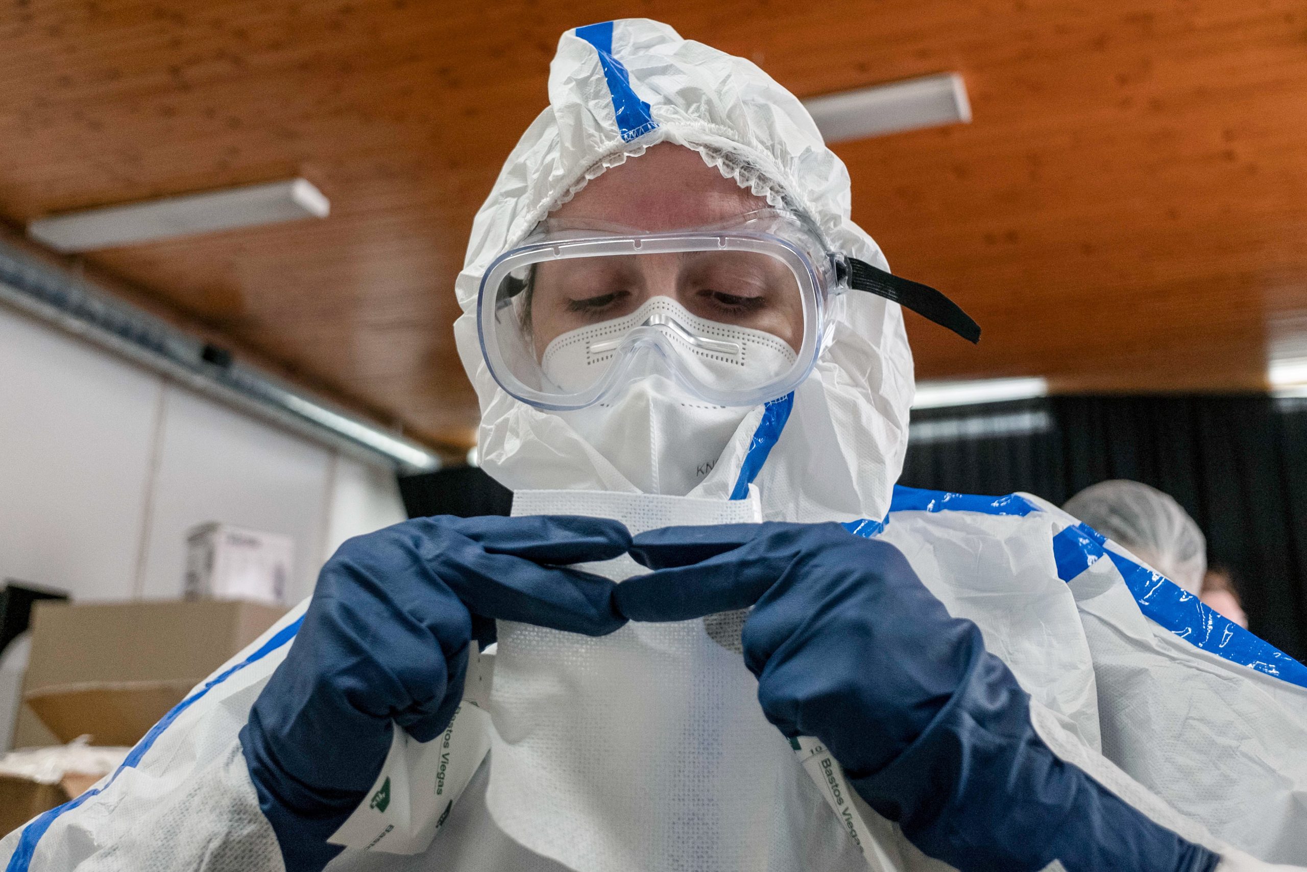 Covid-19: Governo dos Açores admite falta de recursos humanos nas recolhas para testagem
