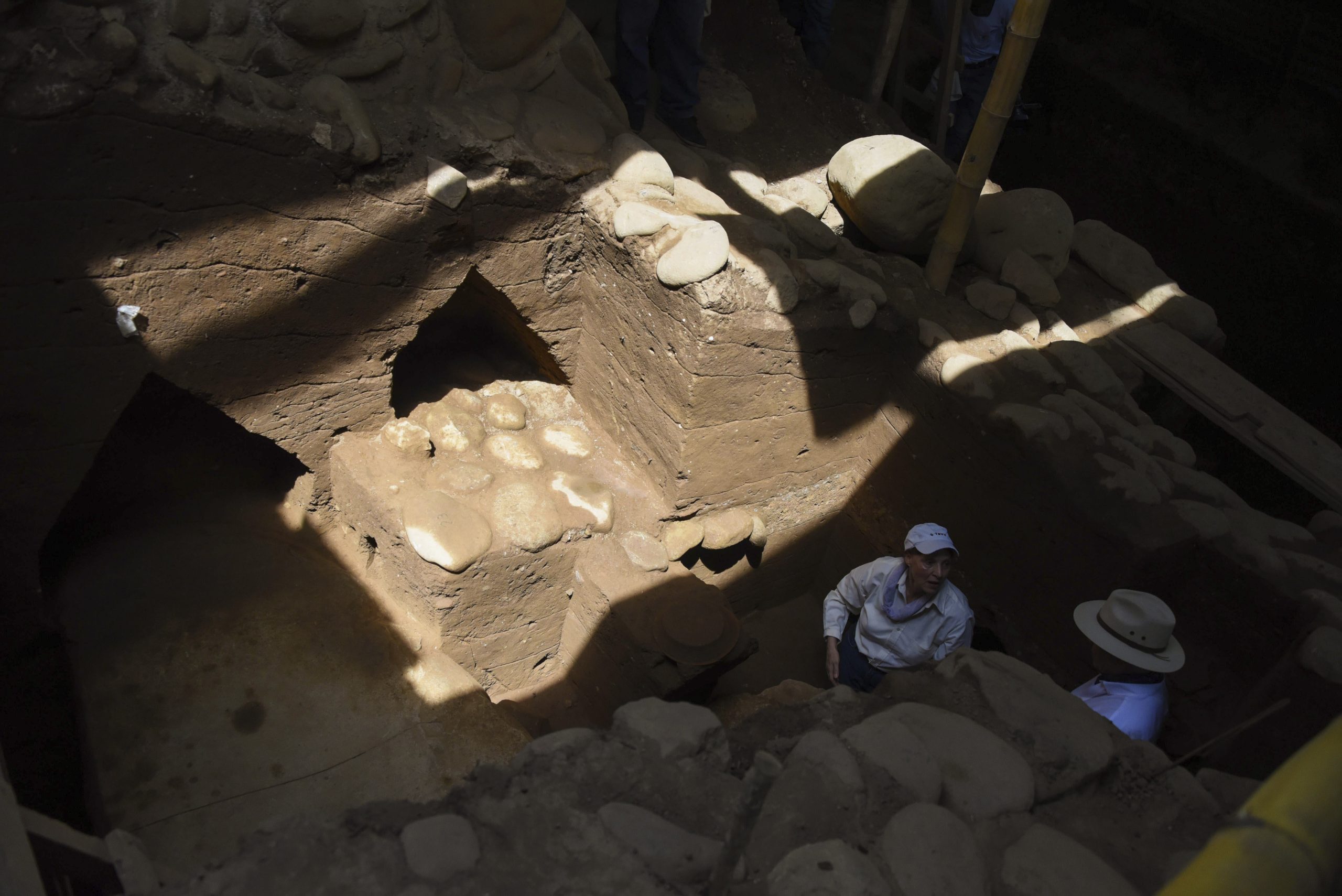 Descobertos monumentos olmecas com 2.500 anos na Guatemala