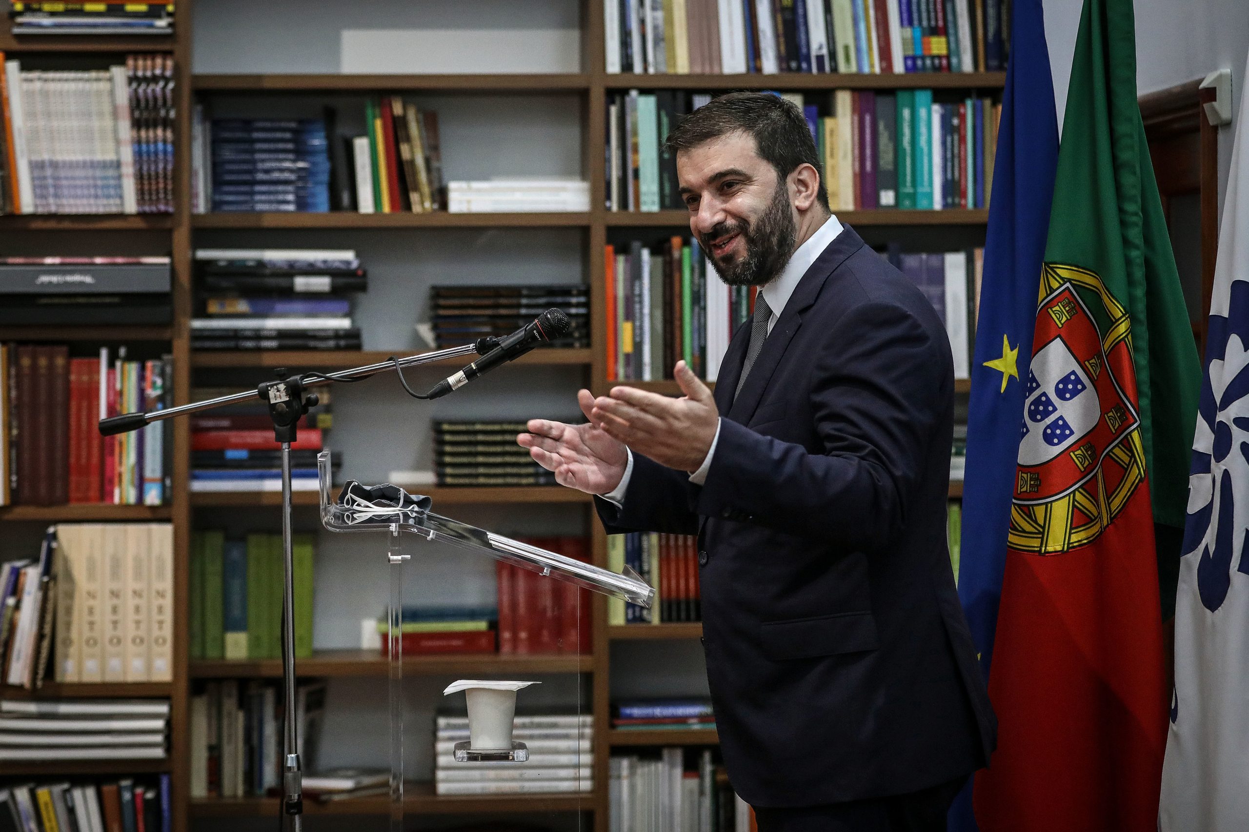 “Nenhuma aprendizagem é sempre pior do que alguma aprendizagem”. CDS-PP chama ministro da Educação ao parlamento