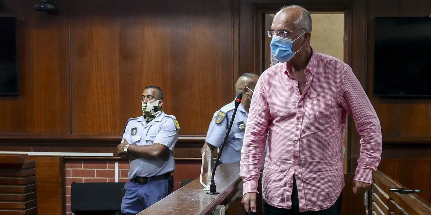 João Rendeiro volta a tribunal dia 27 de janeiro. Selo dos documentos do pedido de extradição estava partido