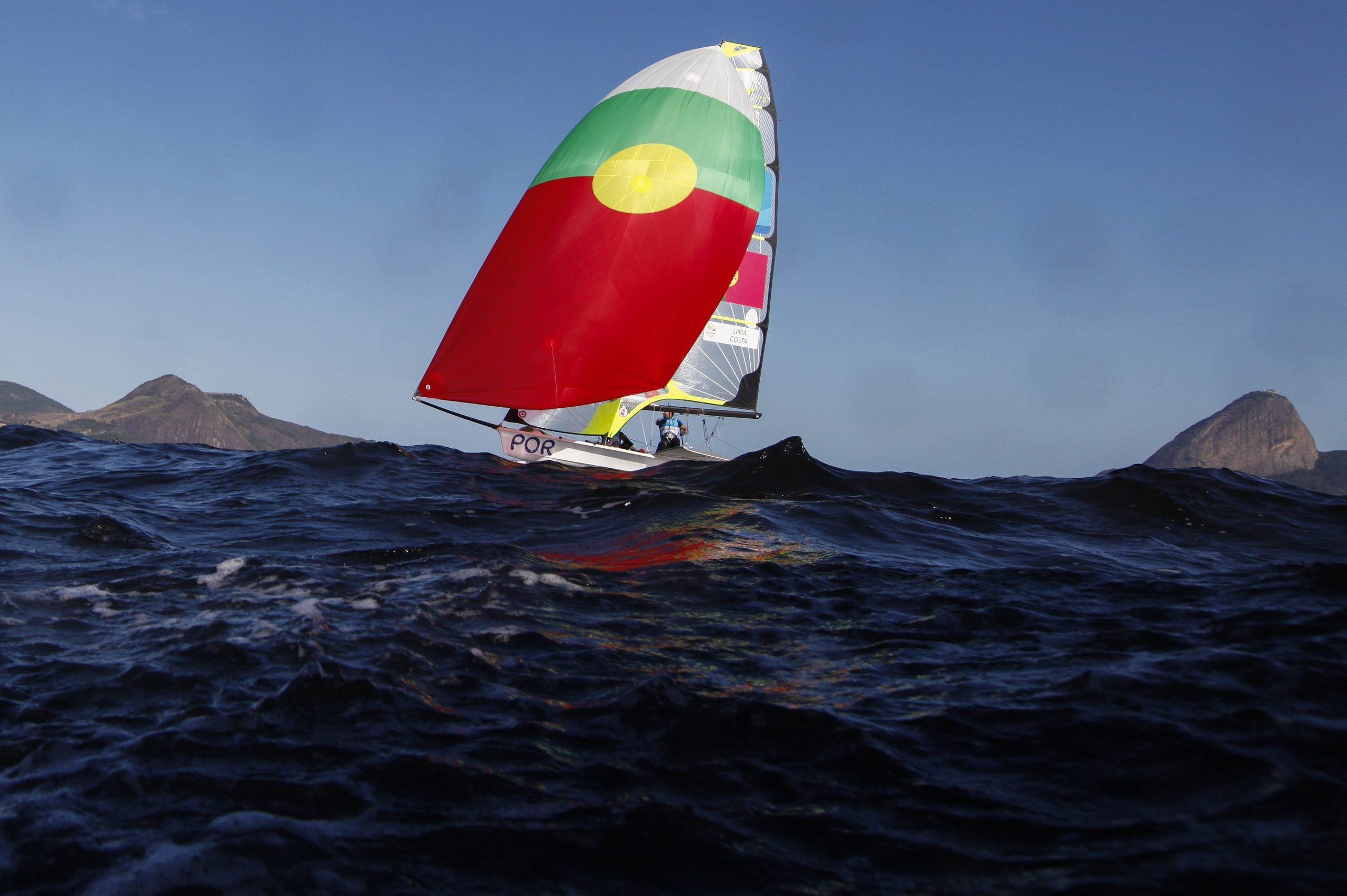 Velejadores portugueses recuperam 26 lugares no Mundial de 49er