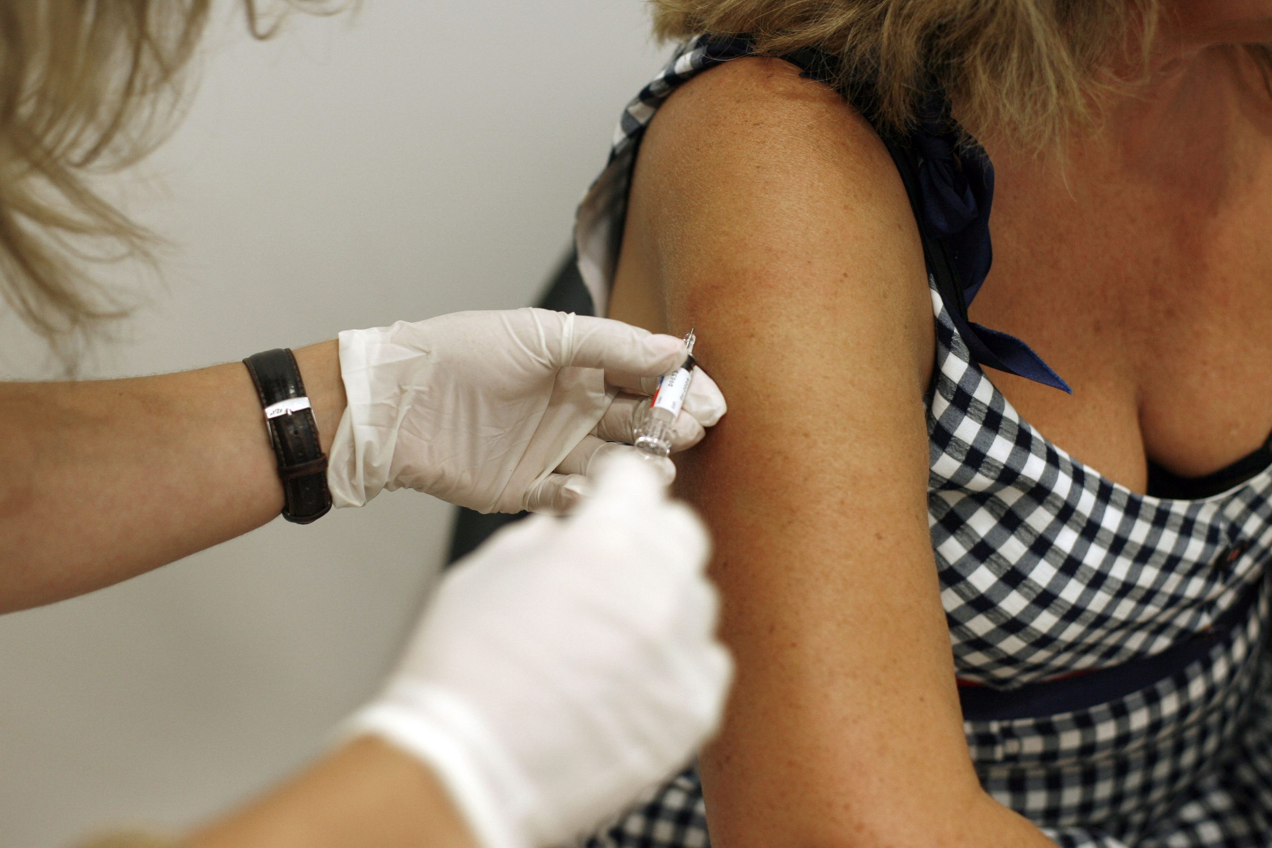 Vacina que abrange serotipo ‘w’ da meningite só é recomendada a viajantes, esclarece DGS