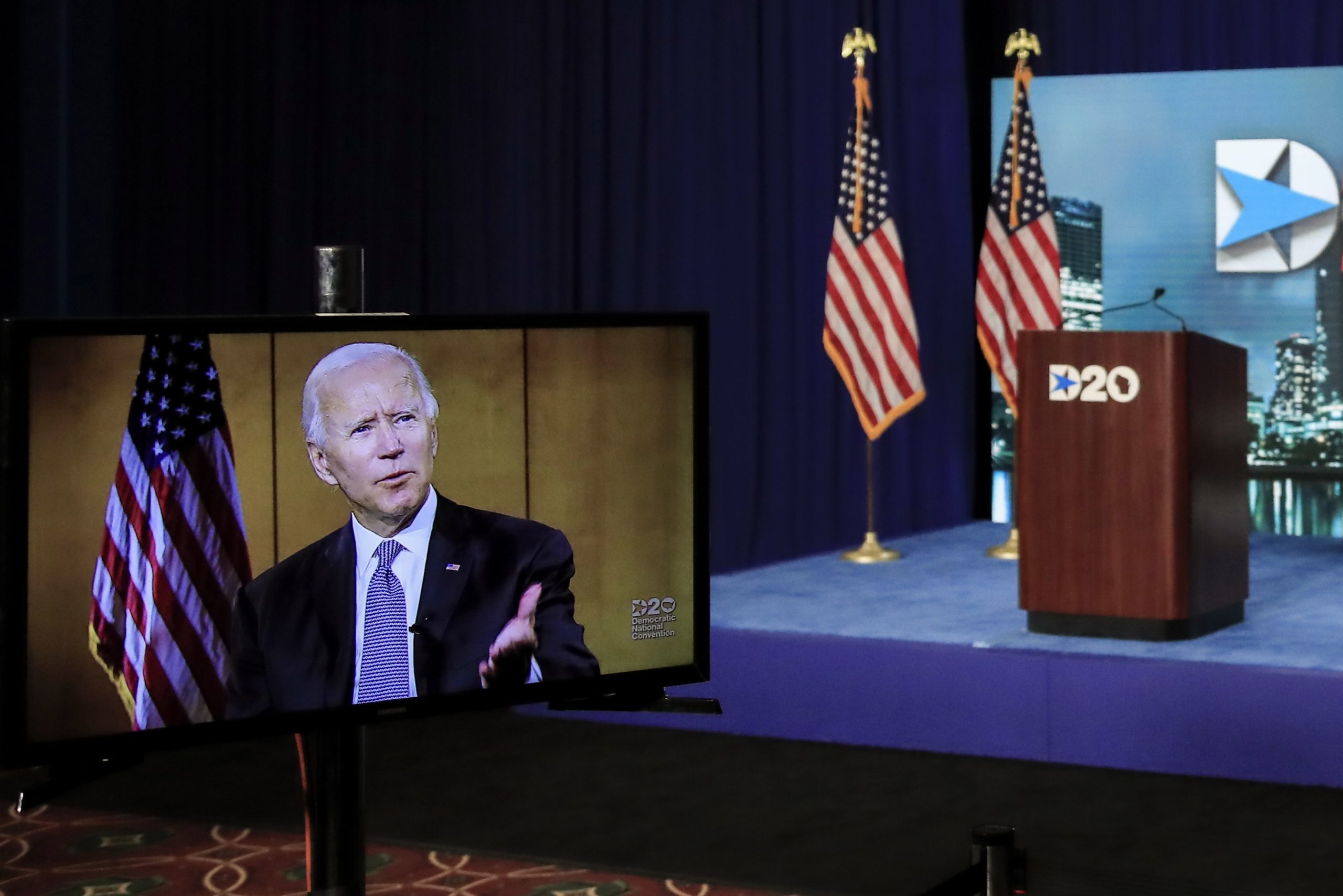 Joe Biden recebe apoio de 81 Nobel de Física, Química e Medicina