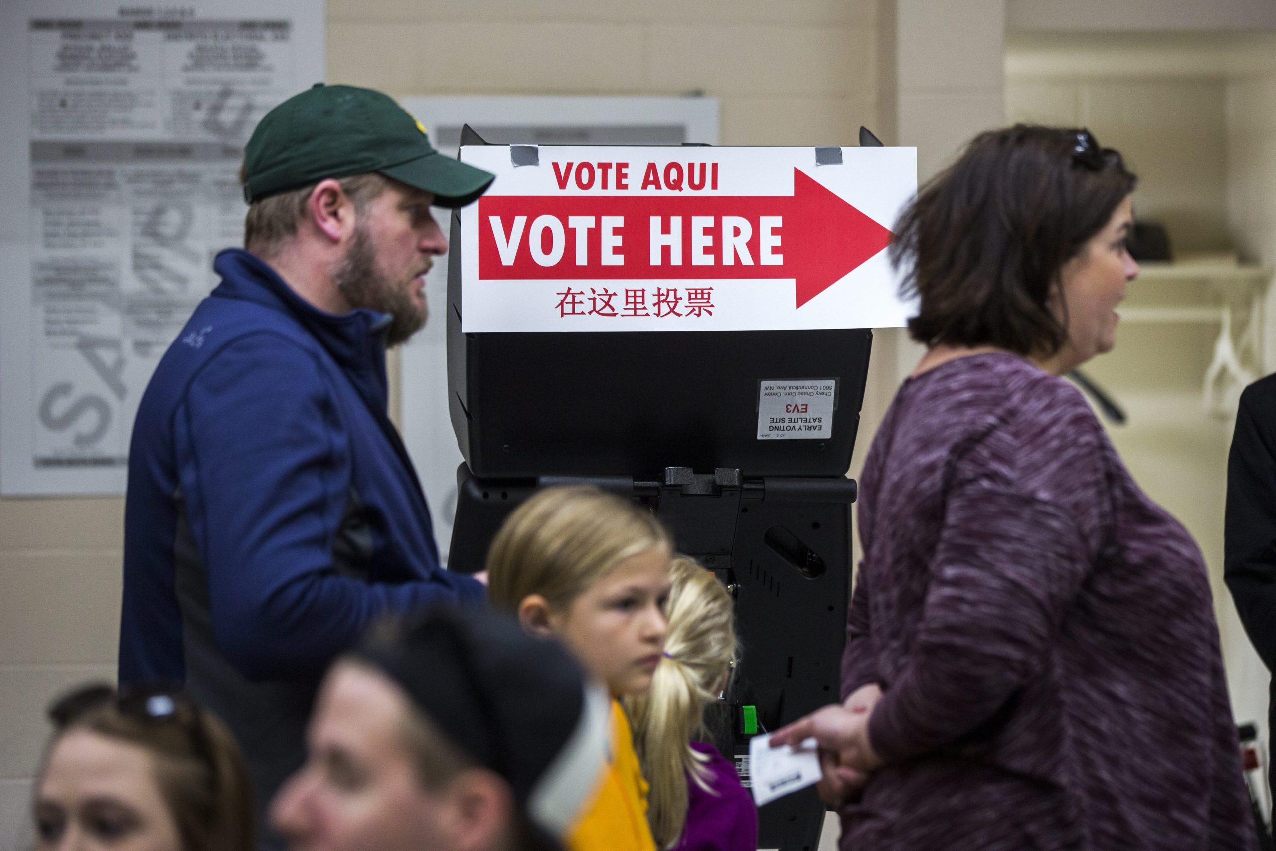 Hillary não avançou, mas vai haver recontagem de votos nos Estados Unidos