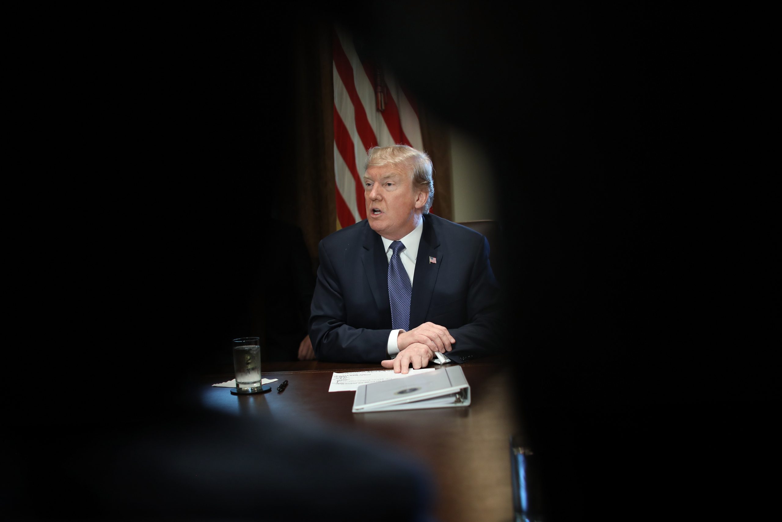 Trump apela para “ação decisiva” contra talibãs após atentado em Cabul