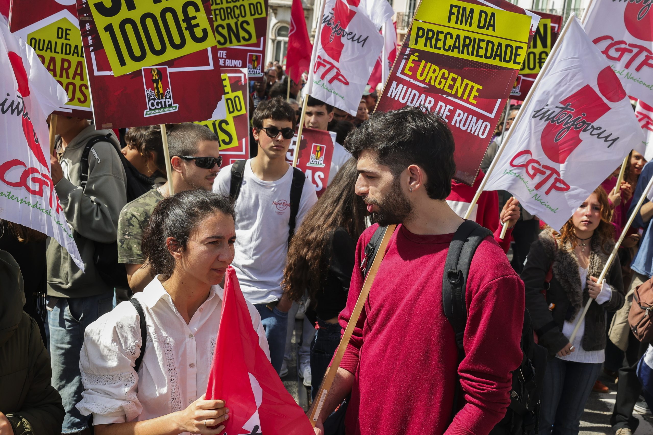 CGTP entrega 190 mil assinaturas contra pacote laboral do Governo