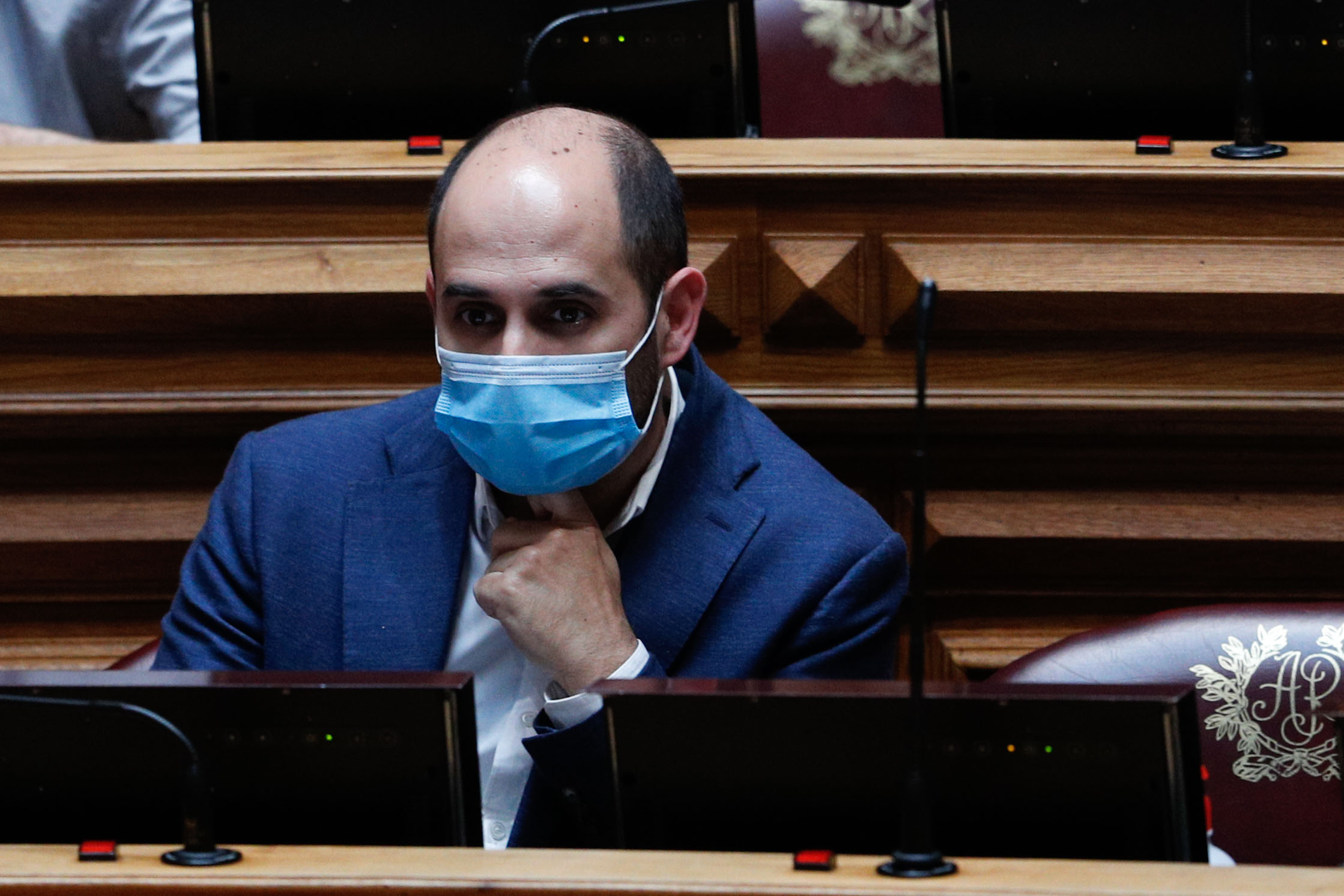 “Pensa muito mais no curto prazo e muito menos em princípios”. BE acusa PSD de “ceder à extrema-direita” nos Açores