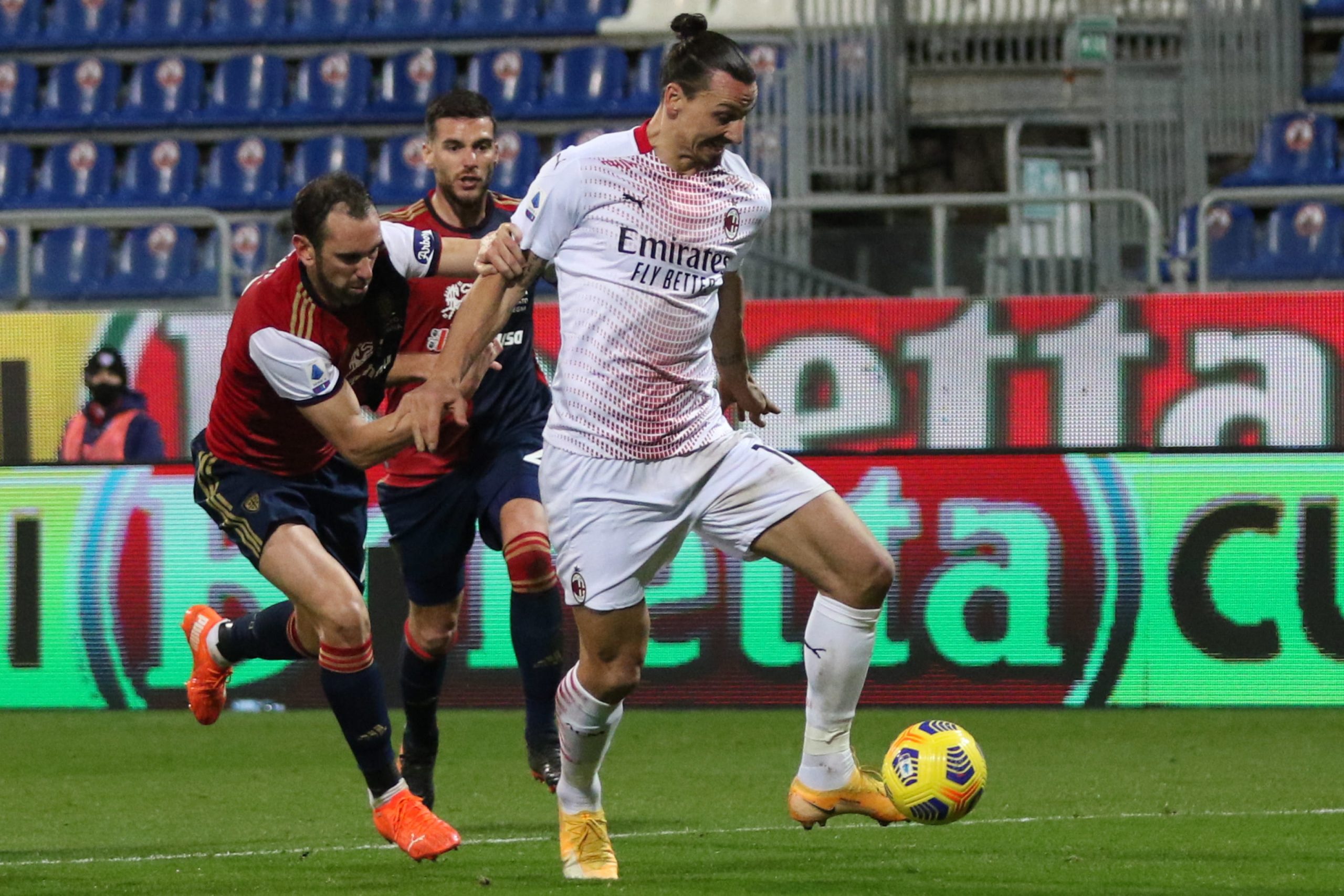 Ibrahimovic regressa com quinto ‘bis’ e dá triunfo ao Milan na Sardenha