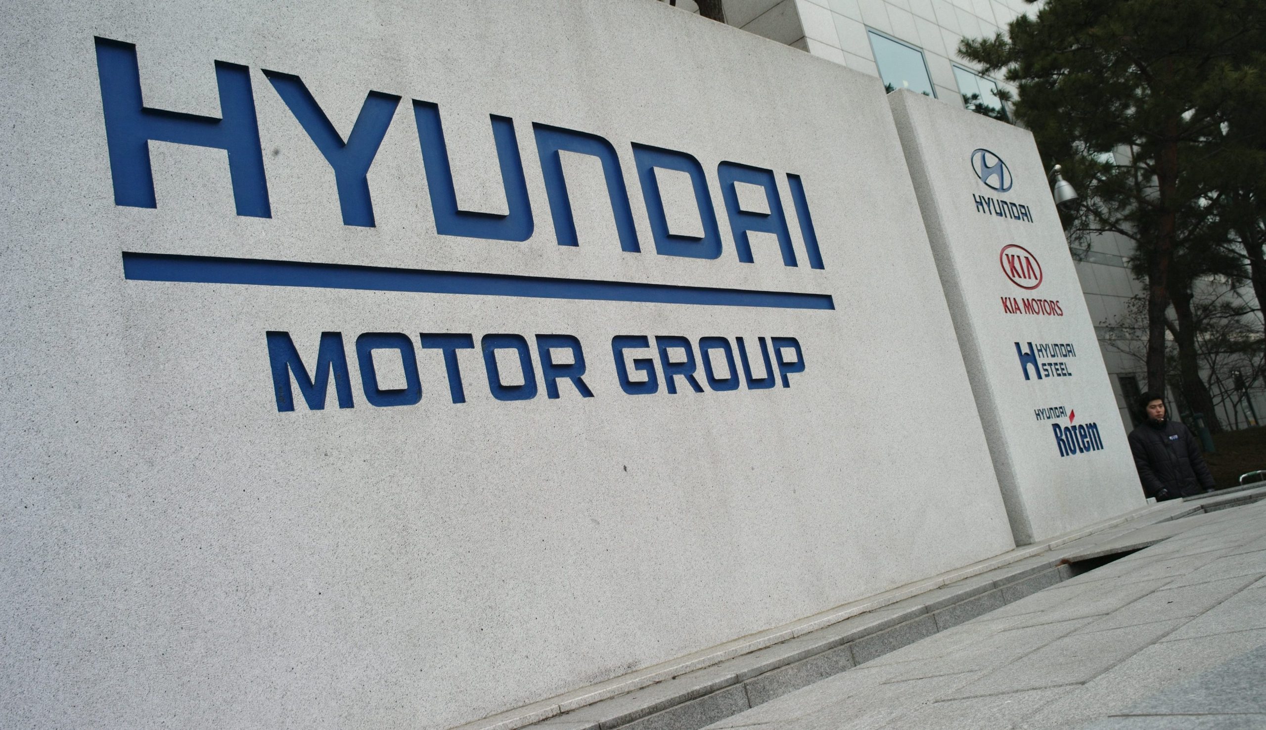EUA: rusga em fábrica de componentes para a Hyundai leva a 475 detidos