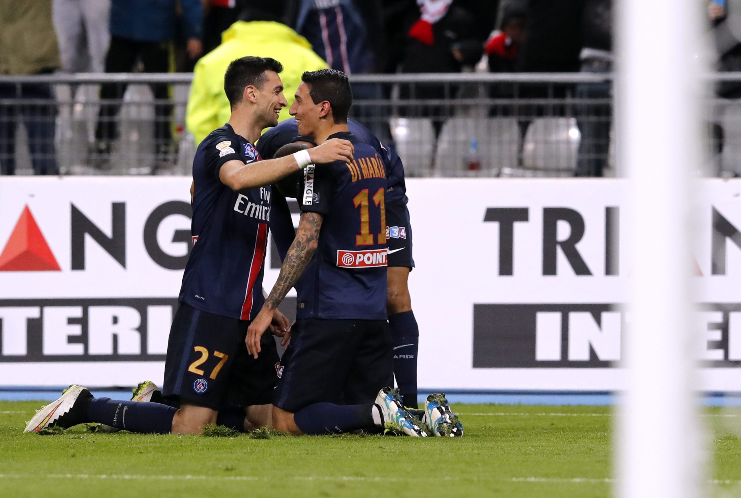 Polícia francesa faz buscas ao Paris Saint-Germain e casas de Di Maria e Pastore