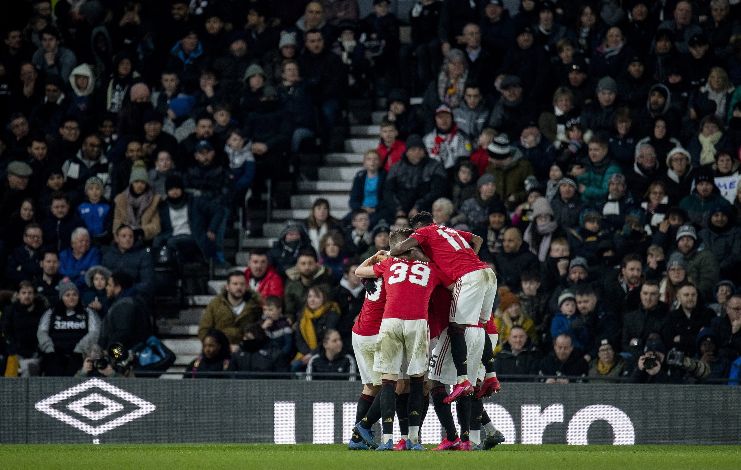 Manchester United vence e segue para os ‘quartos’ da Taça de Inglaterra