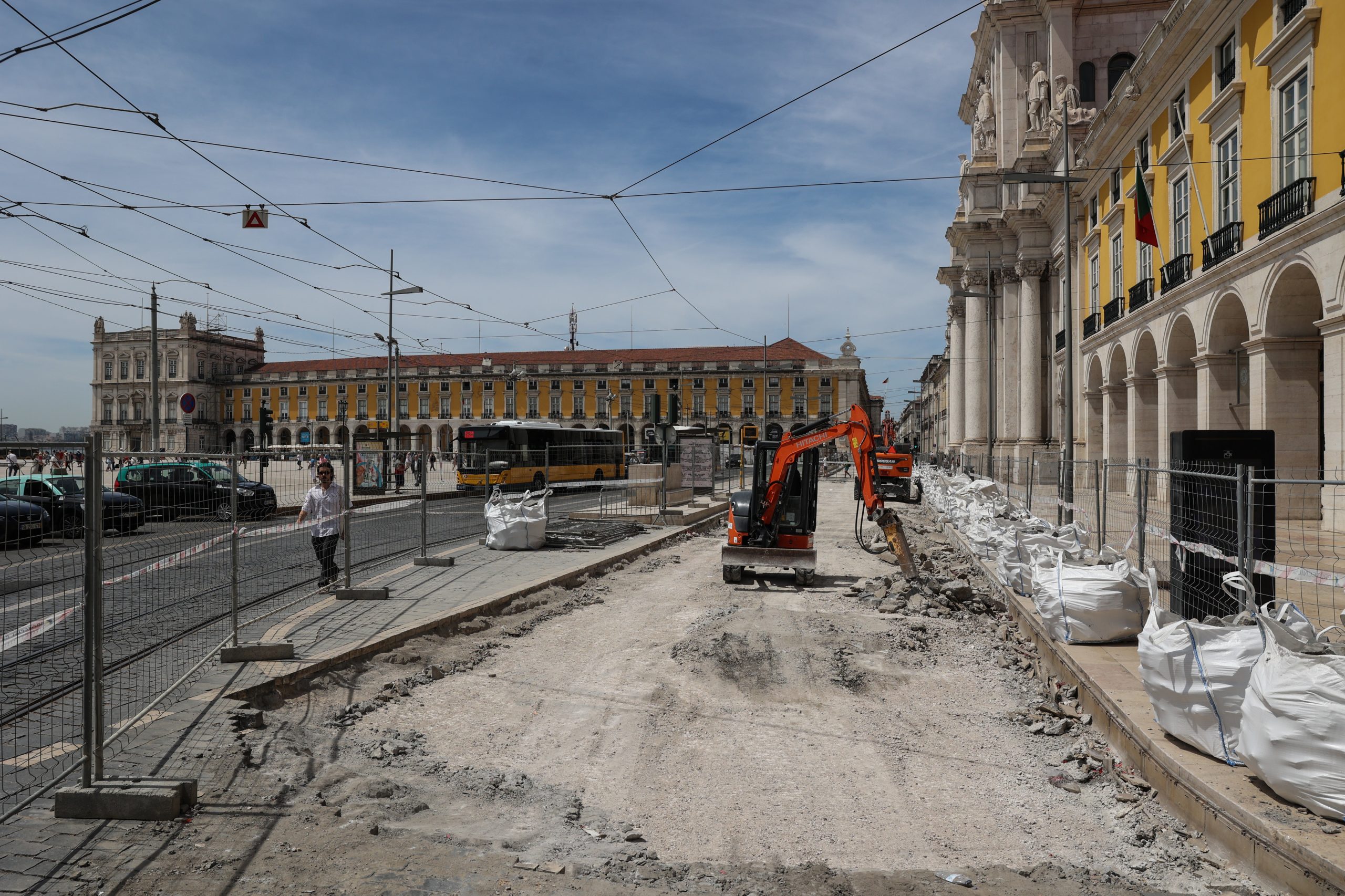 Comerciantes da Baixa manifestam preocupações com obras em encontro com Câmara de Lisboa
