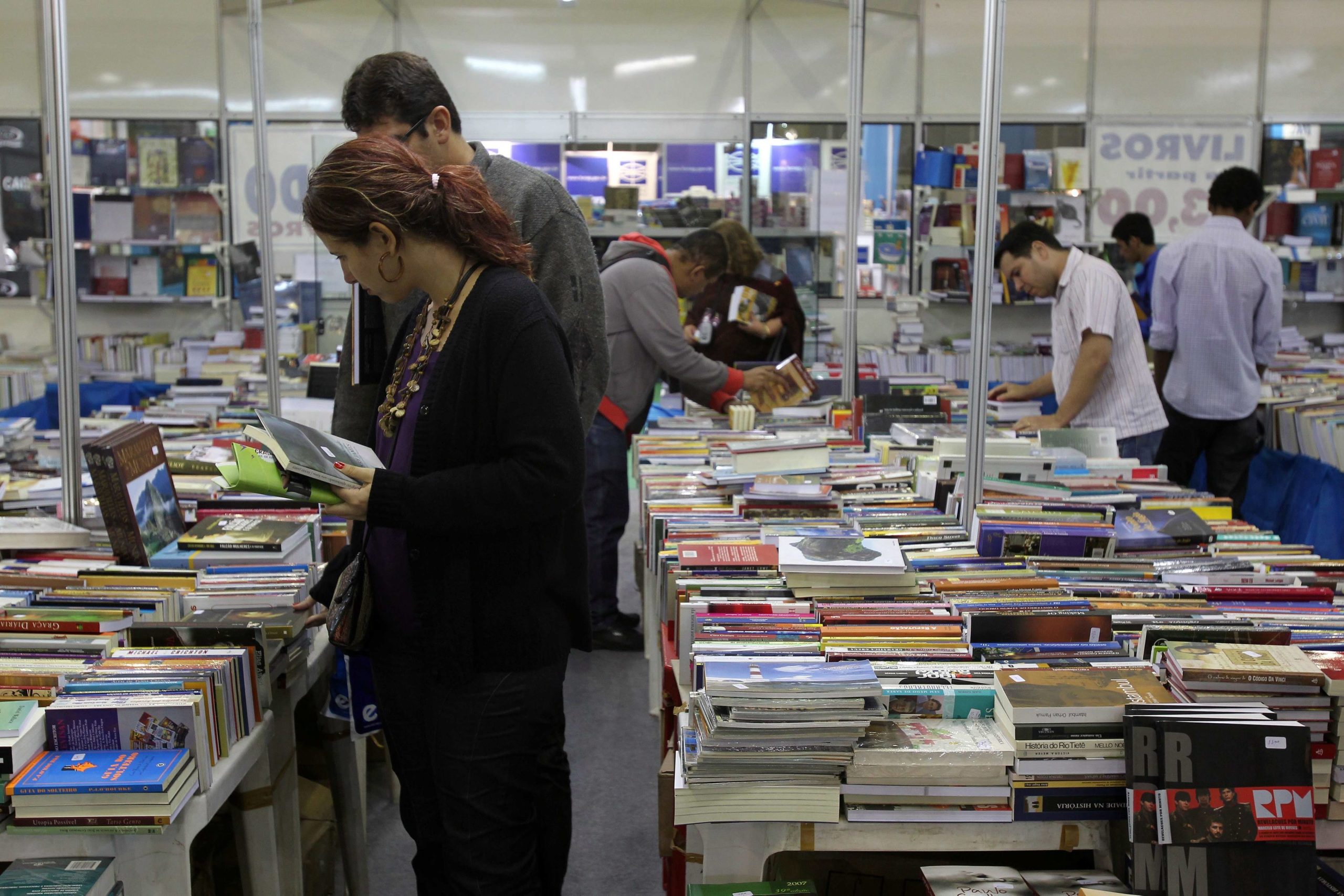 Covid-19: Editores e livreiros mantêm apelo para reabertura de livrarias