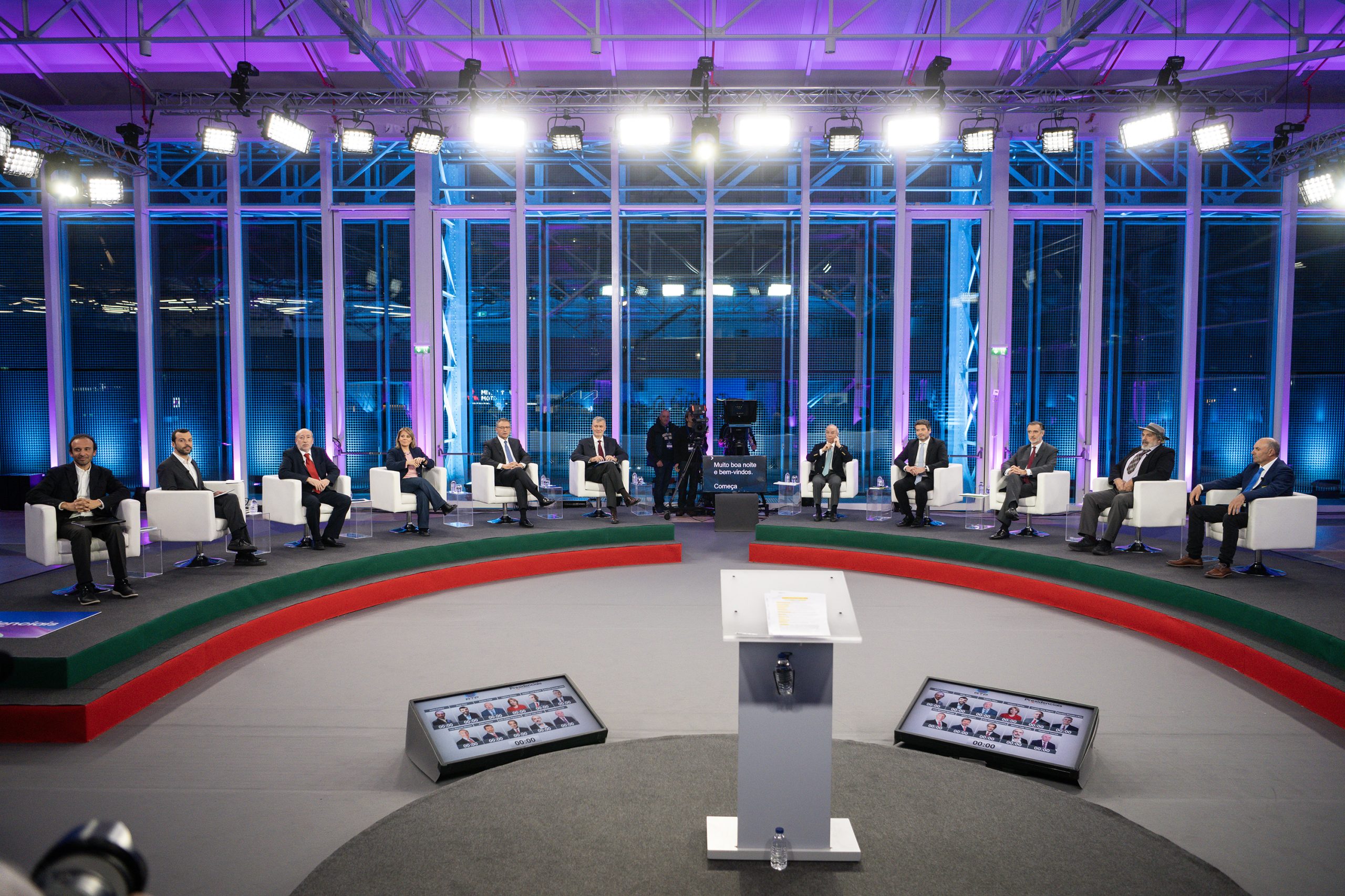 Presidenciais: candidatos apostam na relação com seguidores em vez de mobilização eleitoral