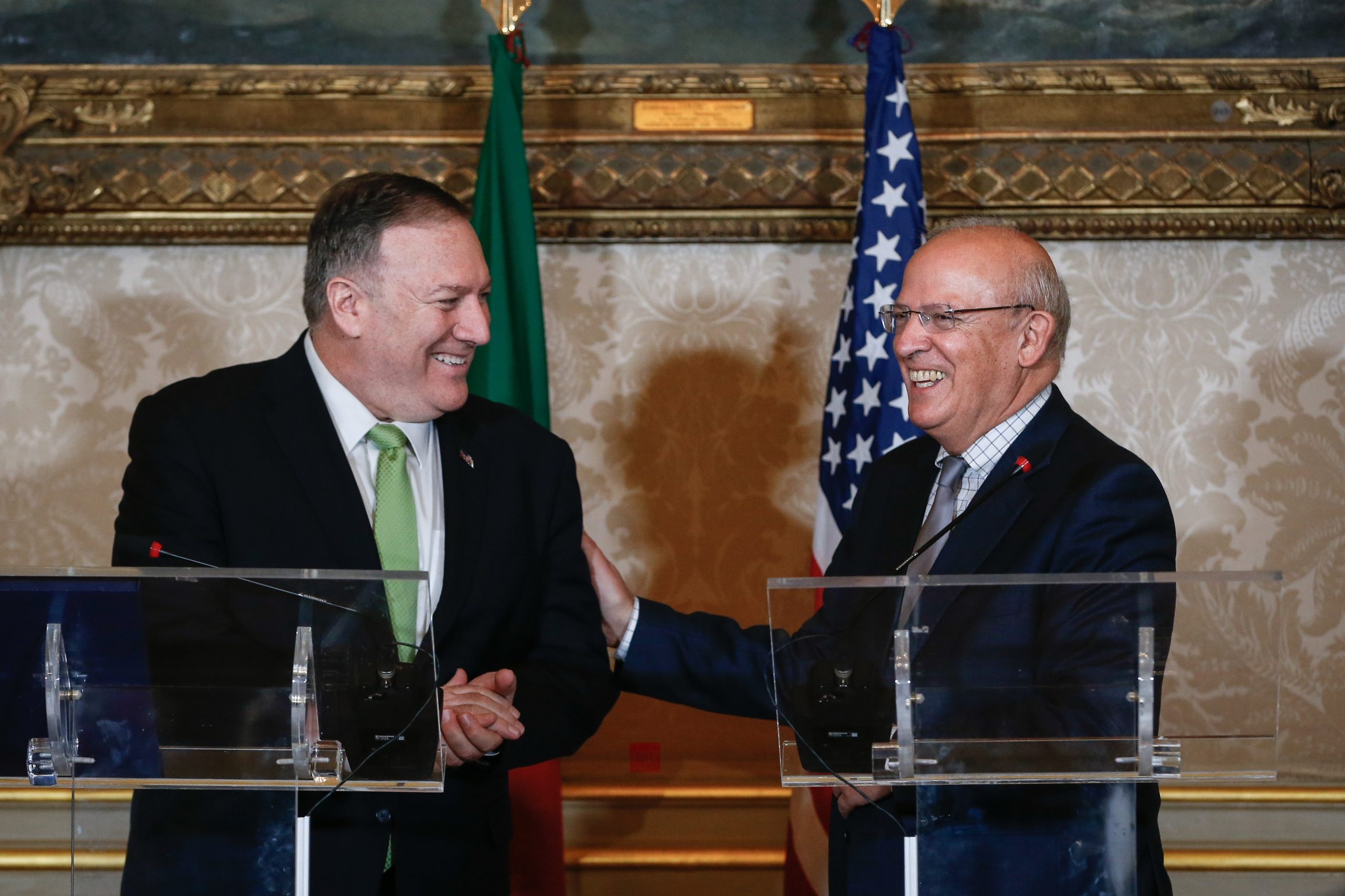 Mike Pompeo veio a Lisboa e alertou sobre a Huawei. China reagiu com “forte indignação e firme oposição”