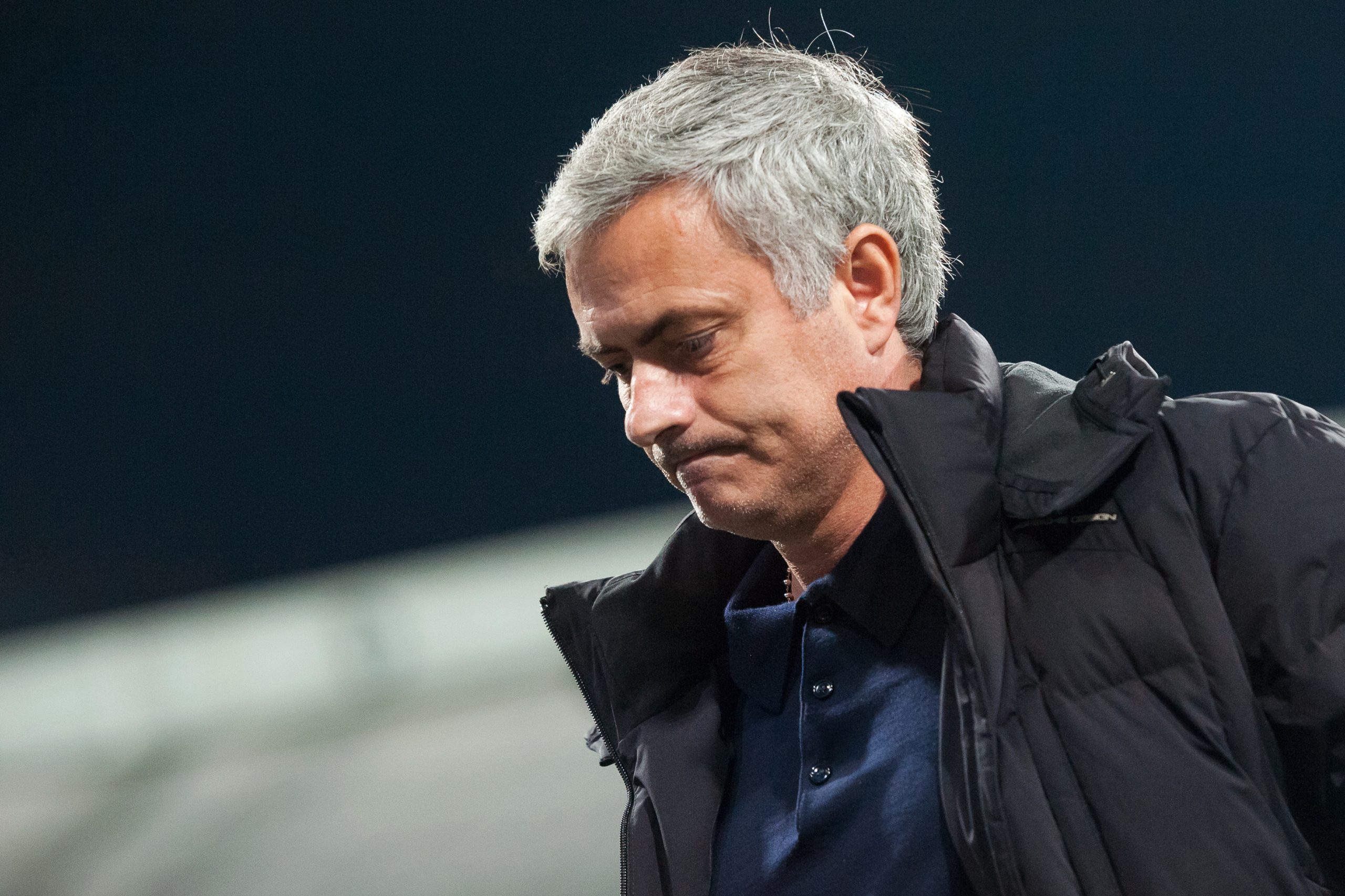 Mourinho regressa a Stamford Bridge e é recebido… com uma goleada