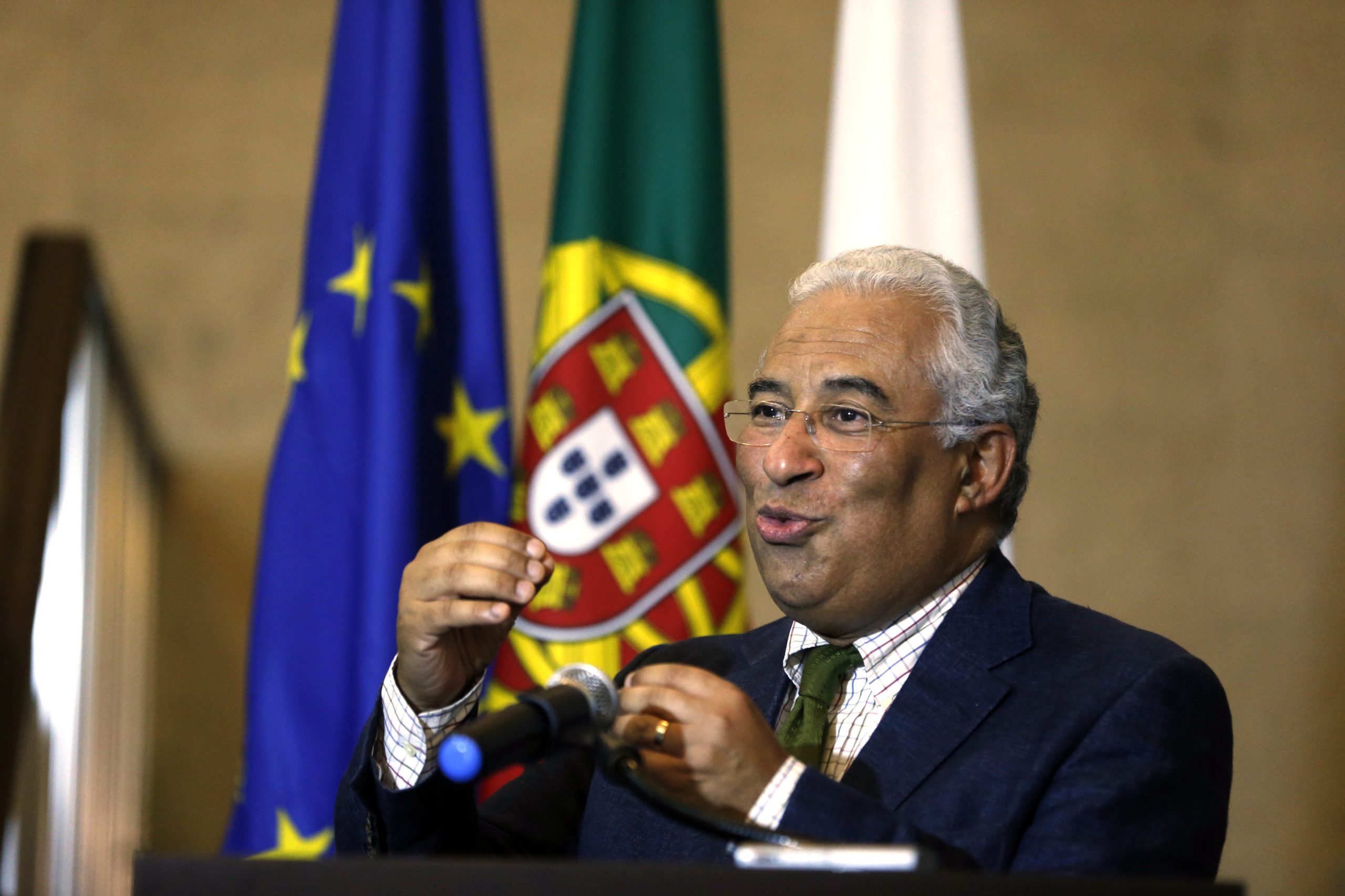António Costa ‘convida’ empresários a instalarem-se próximo da fronteira
