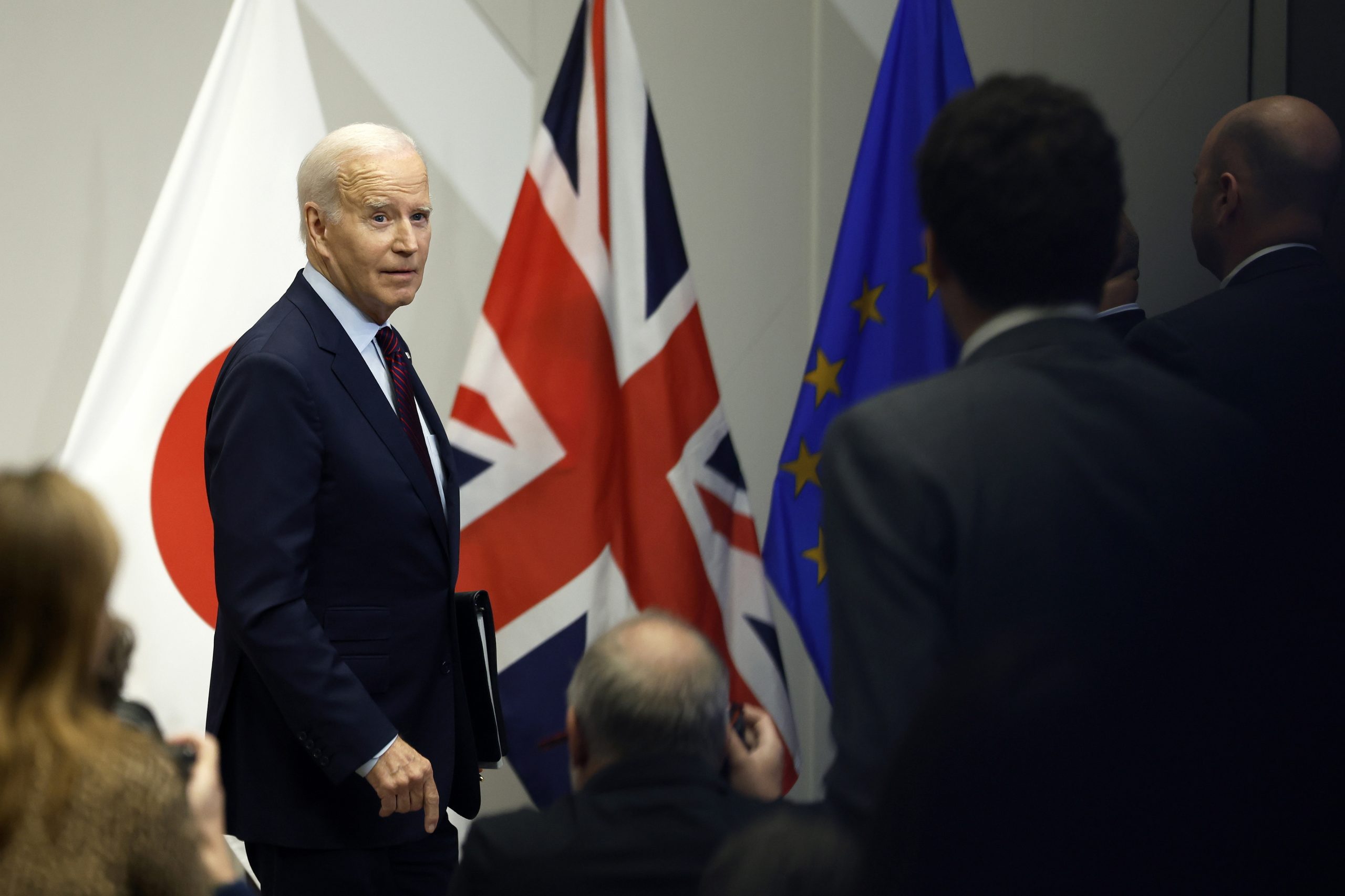 Câmara dos Representantes e Biden retomam negociações sobre dívida na segunda-feira