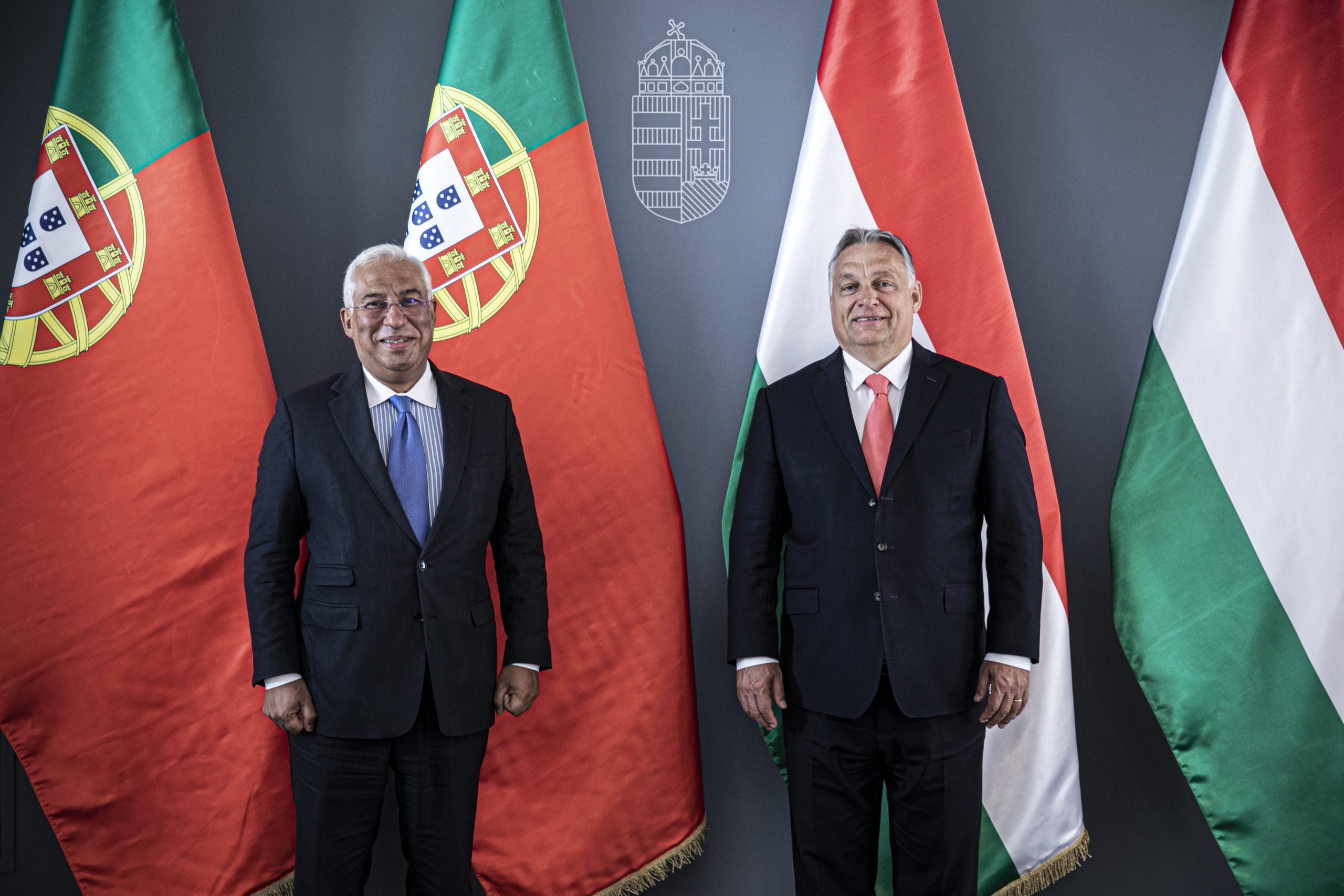 Costa defende na Hungria que Estado de direito não deve ser associado à recuperação