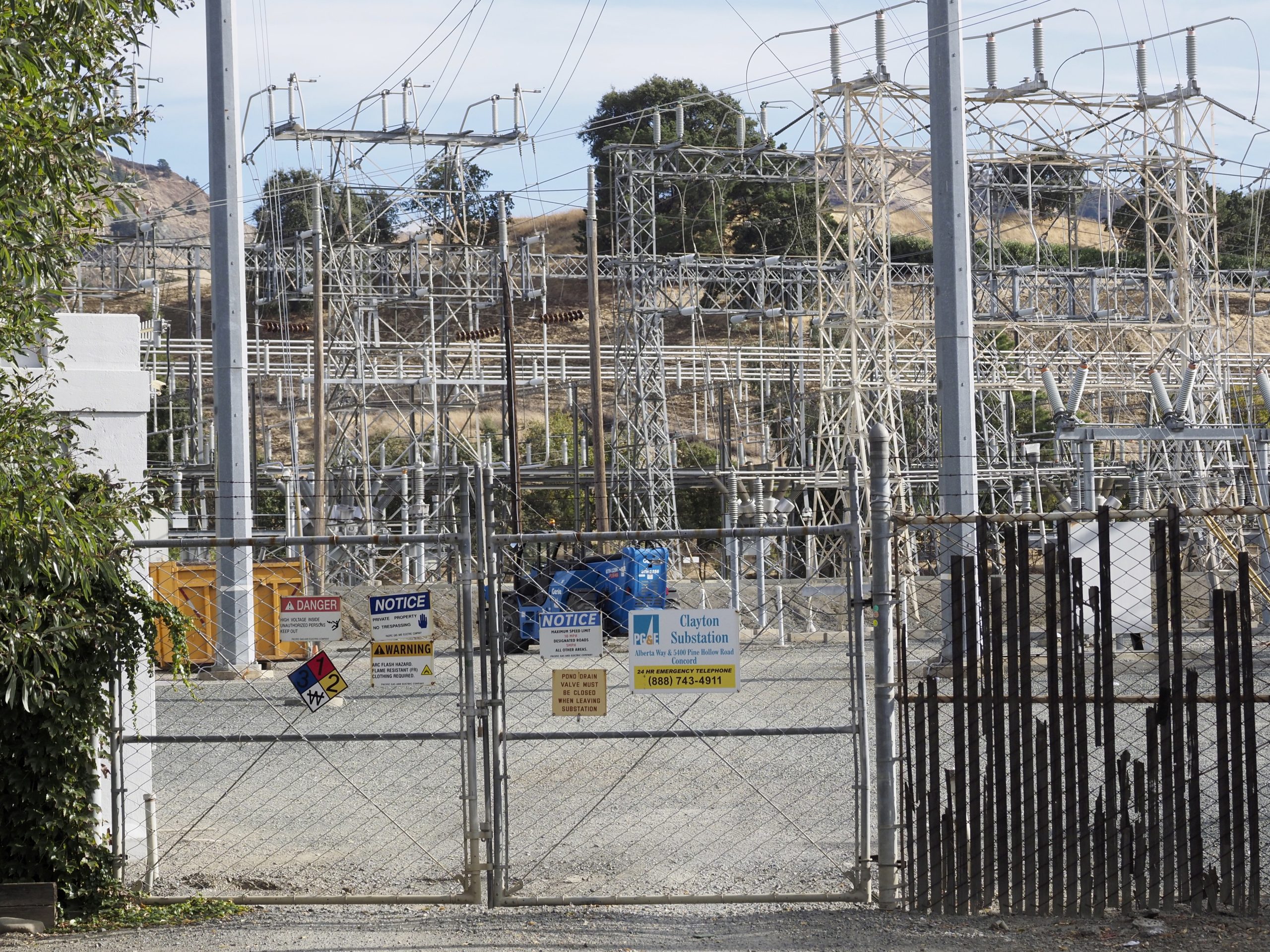 Califórnia corta eletricidade a mais de um milhão de pessoas para prevenir incêndios