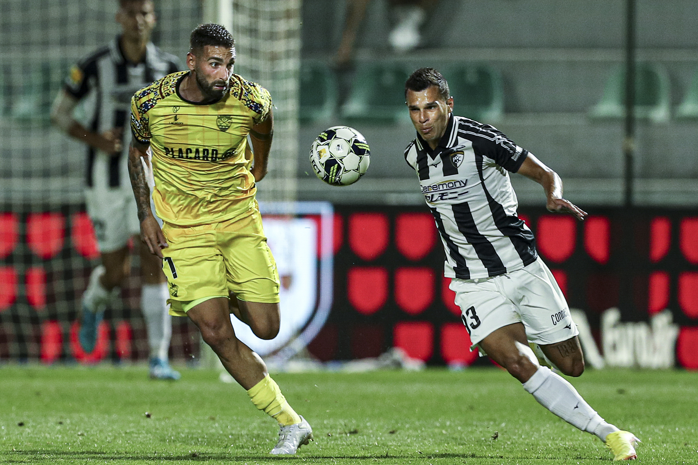 Portimonense vence Chaves na abertura da sétima jornada da I Liga. Veja o único golo da partida