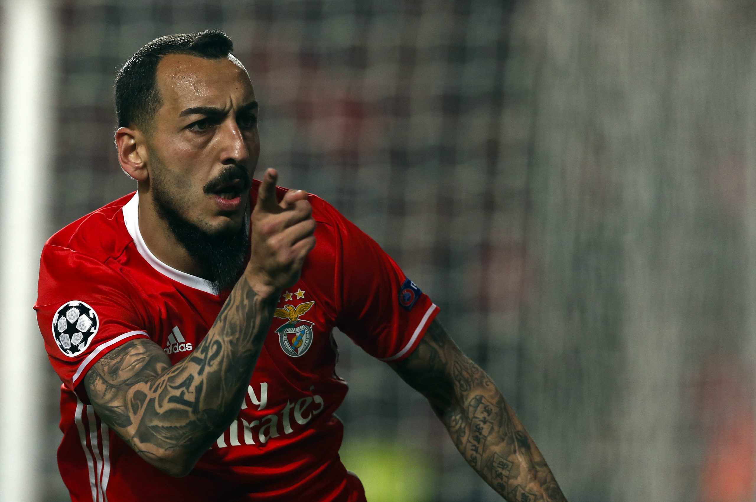 Benfica comunicou à CMVM a venda de Mitroglou ao Marselha por 15 milhões