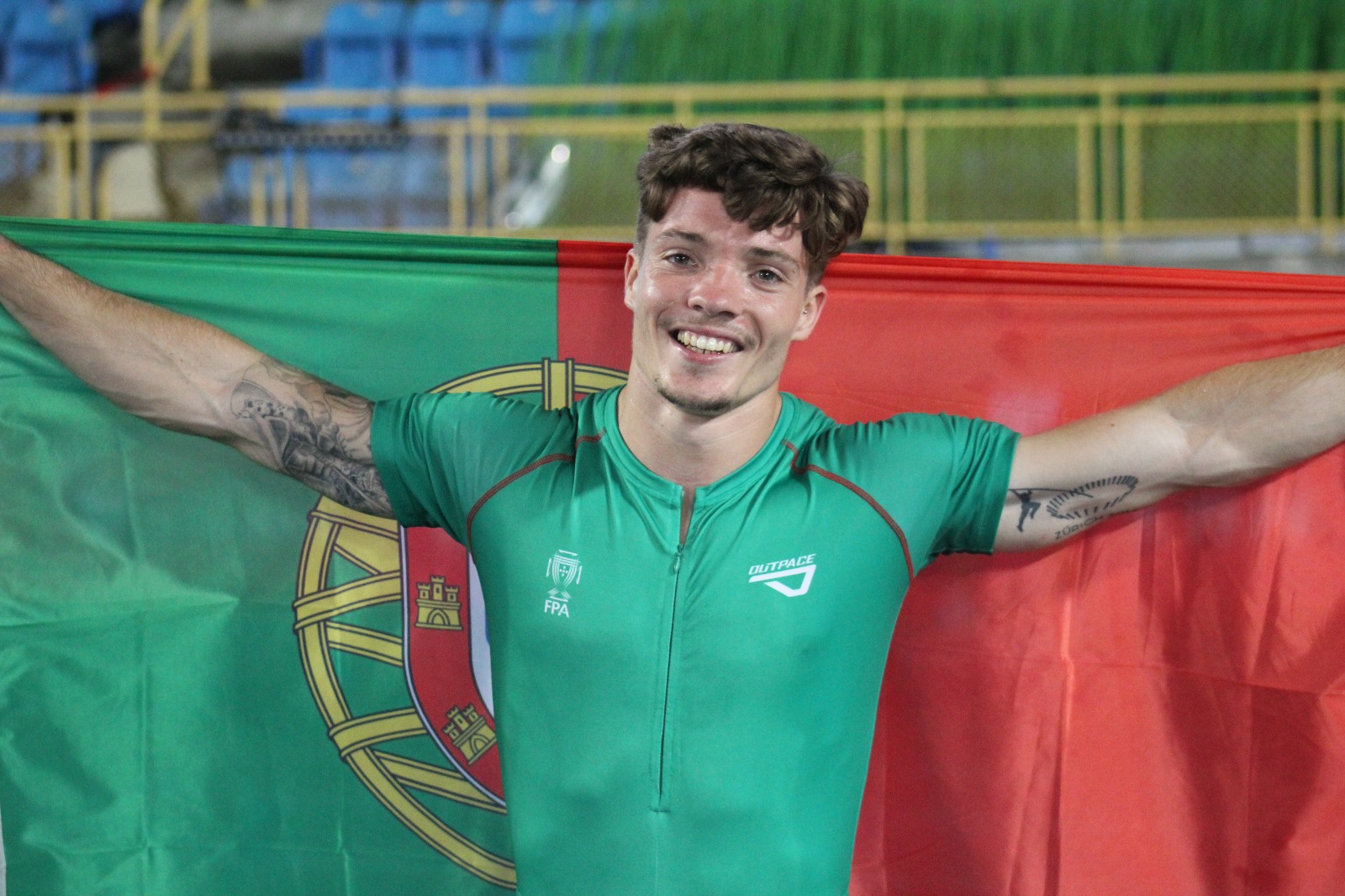Diogo Ferreira conquista ouro no salto com vara nas Universíadas