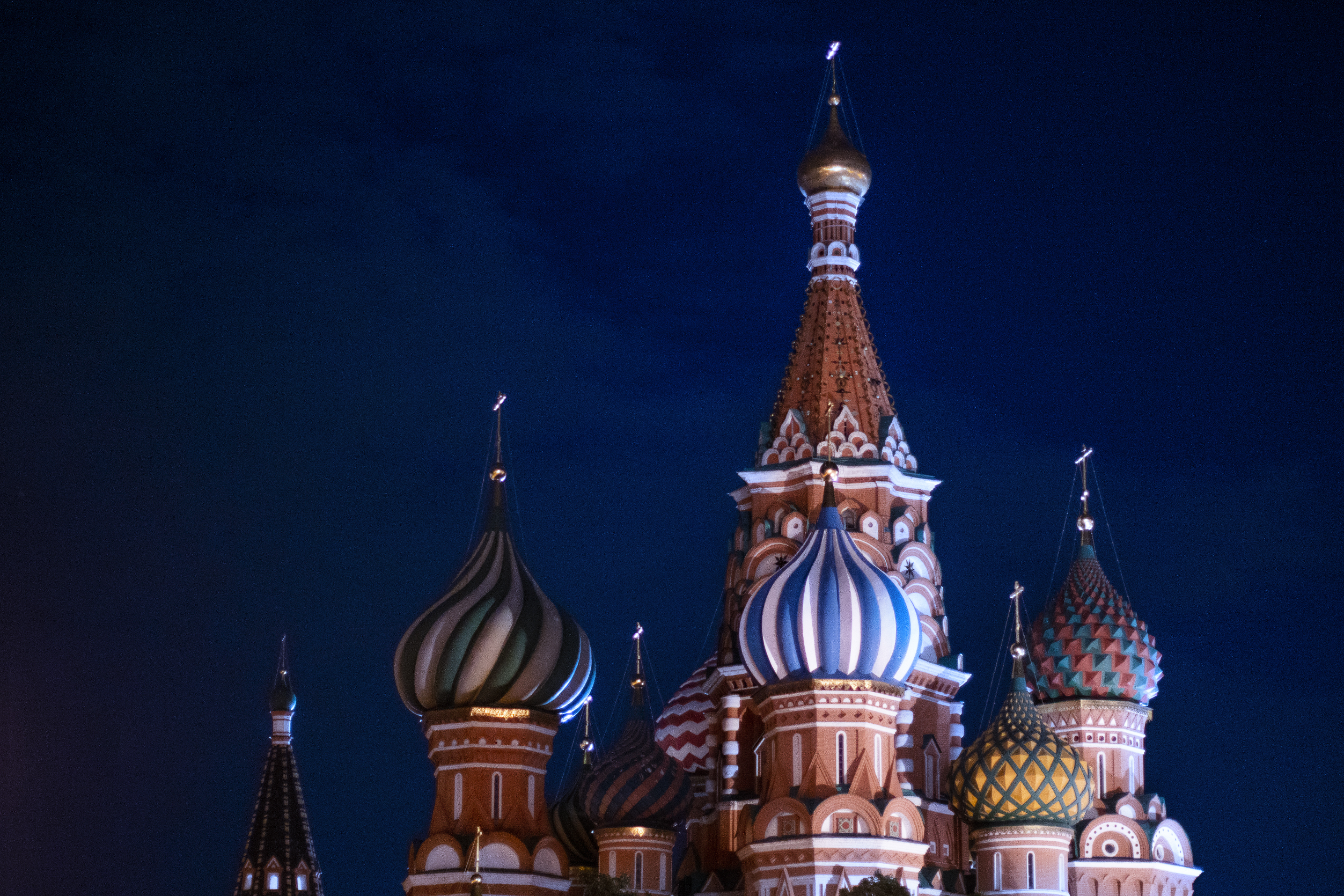 Uma Praça Vermelha vestida de Luz. Kremlin, hoje estamos de volta