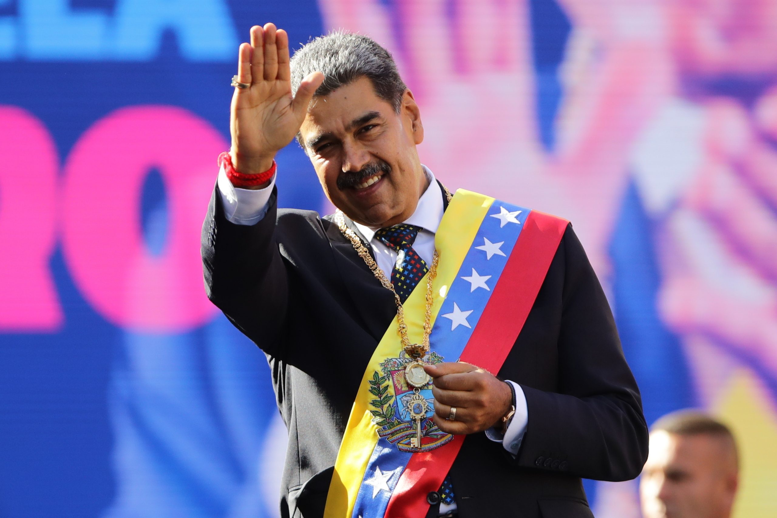 EUA ponderam atacar alvos militares na Venezuela para aumentar pressão sobre Maduro