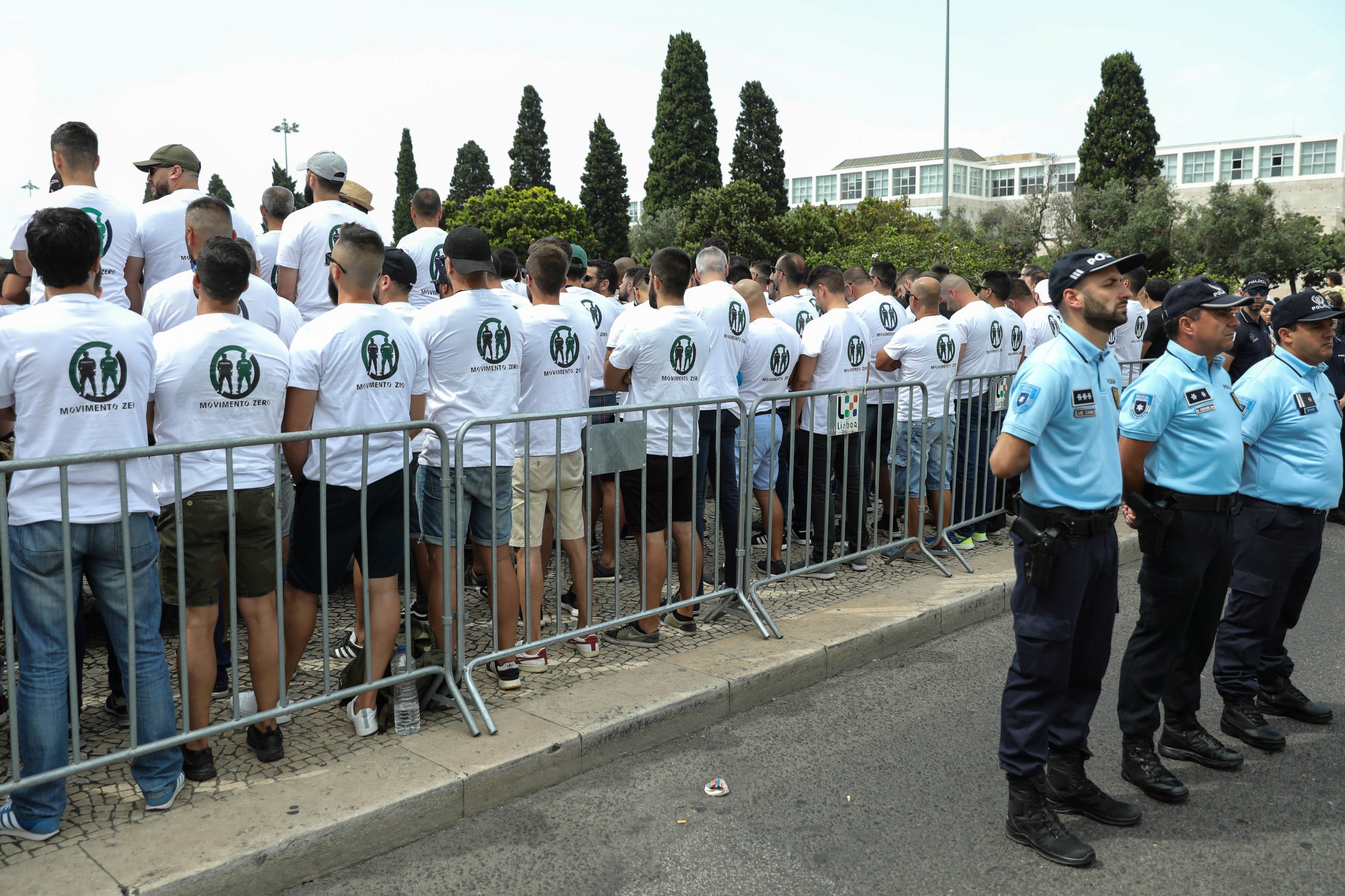 Polícias do Movimento Zero protestam em silêncio em cerimónia da PSP