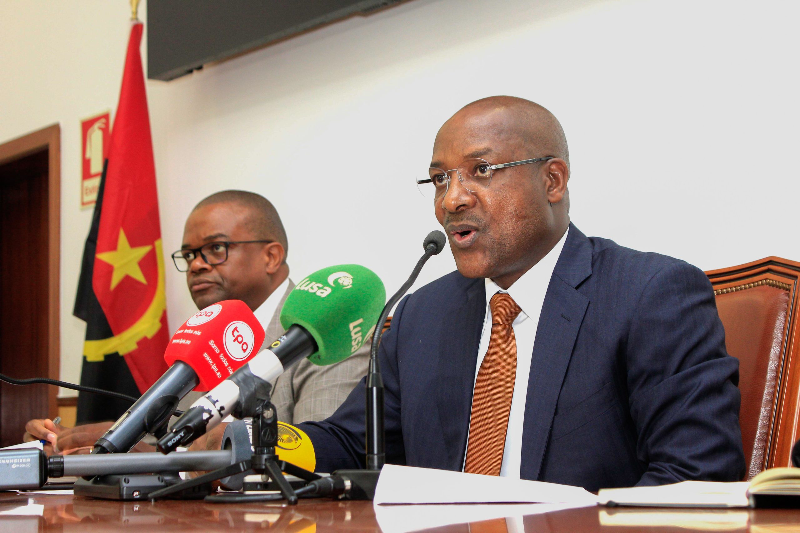 China compra mais de 72% das exportações de petróleo de Angola