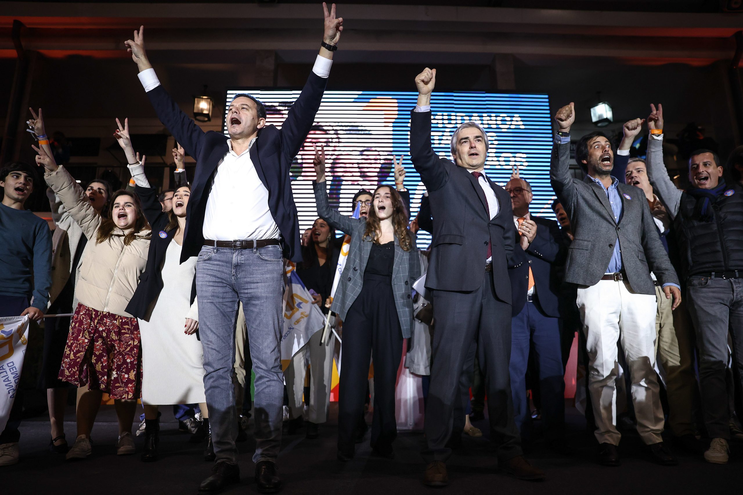 Montenegro avisa que voto de protesto “beneficia o infrator” PS