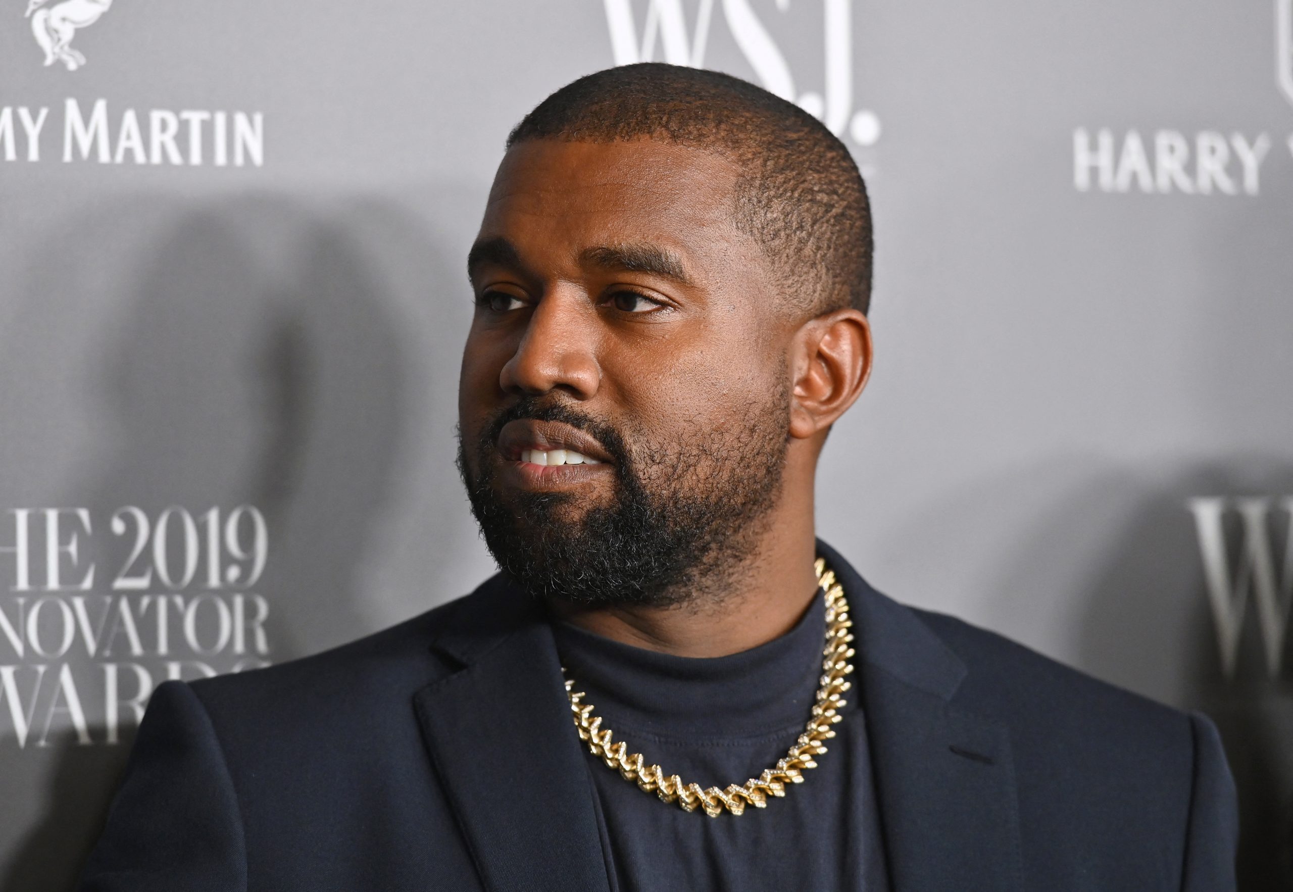 Rapper Kanye West planeia espetáculo na Rússia e encontro com Putin