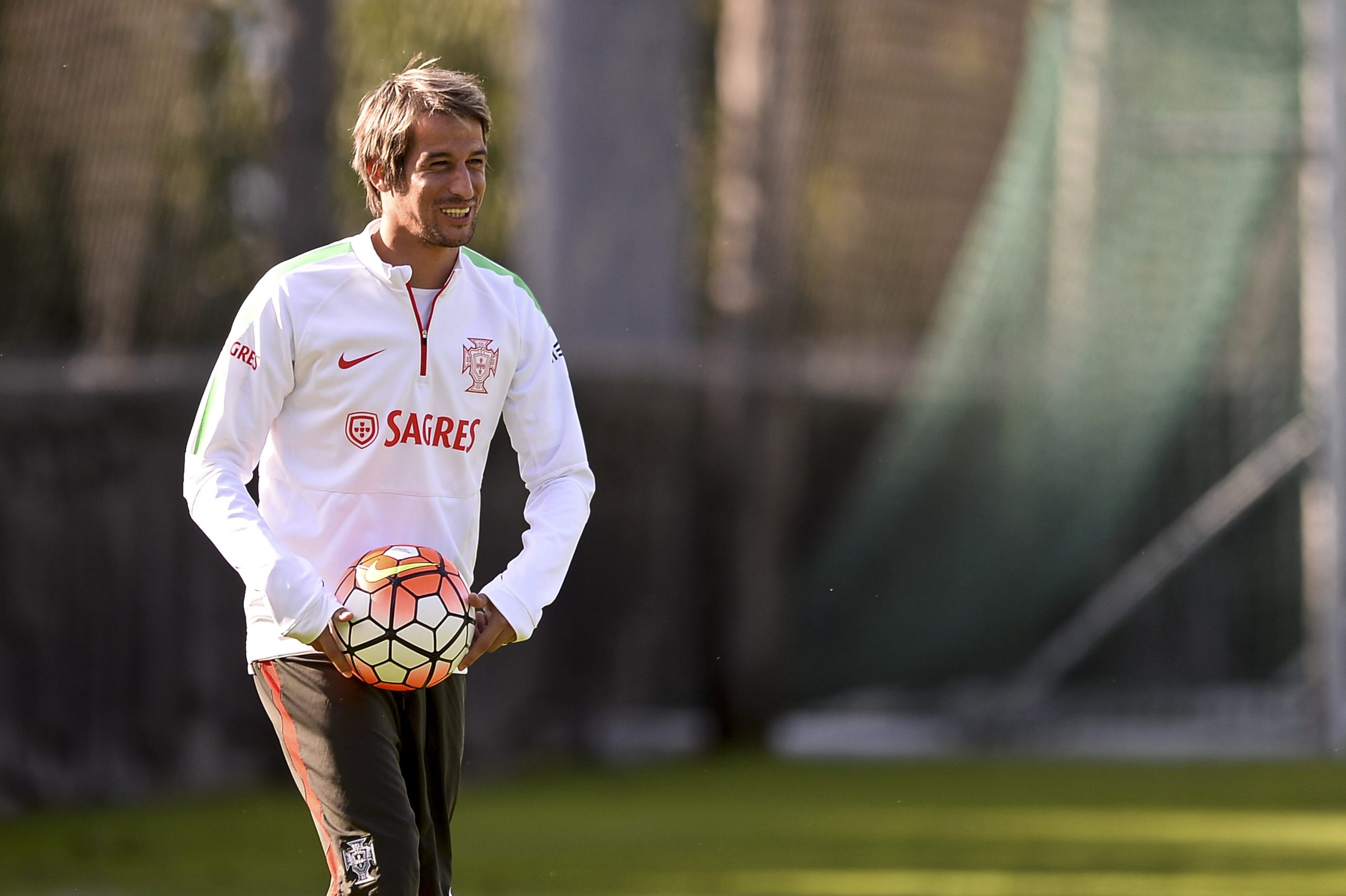 Fábio Coentrão anuncia que irá jogar no Sporting