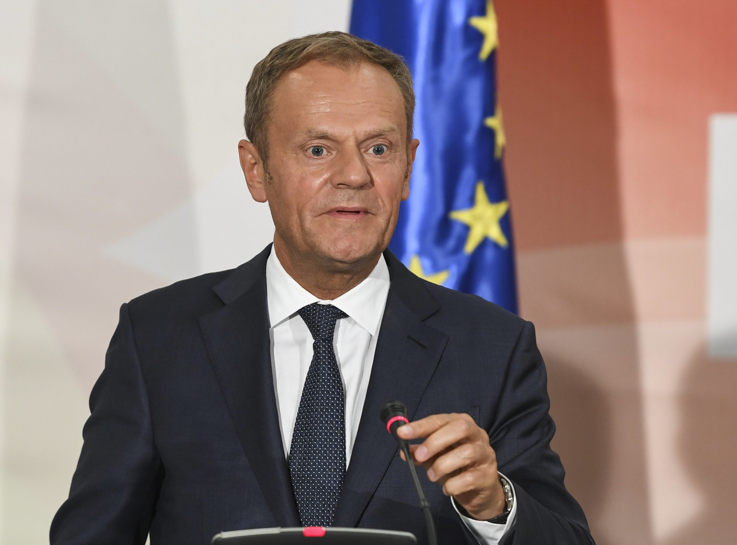 Tusk aconselha Trump a dar o devido valor aos seus aliados, “até porque não tem tantos assim”