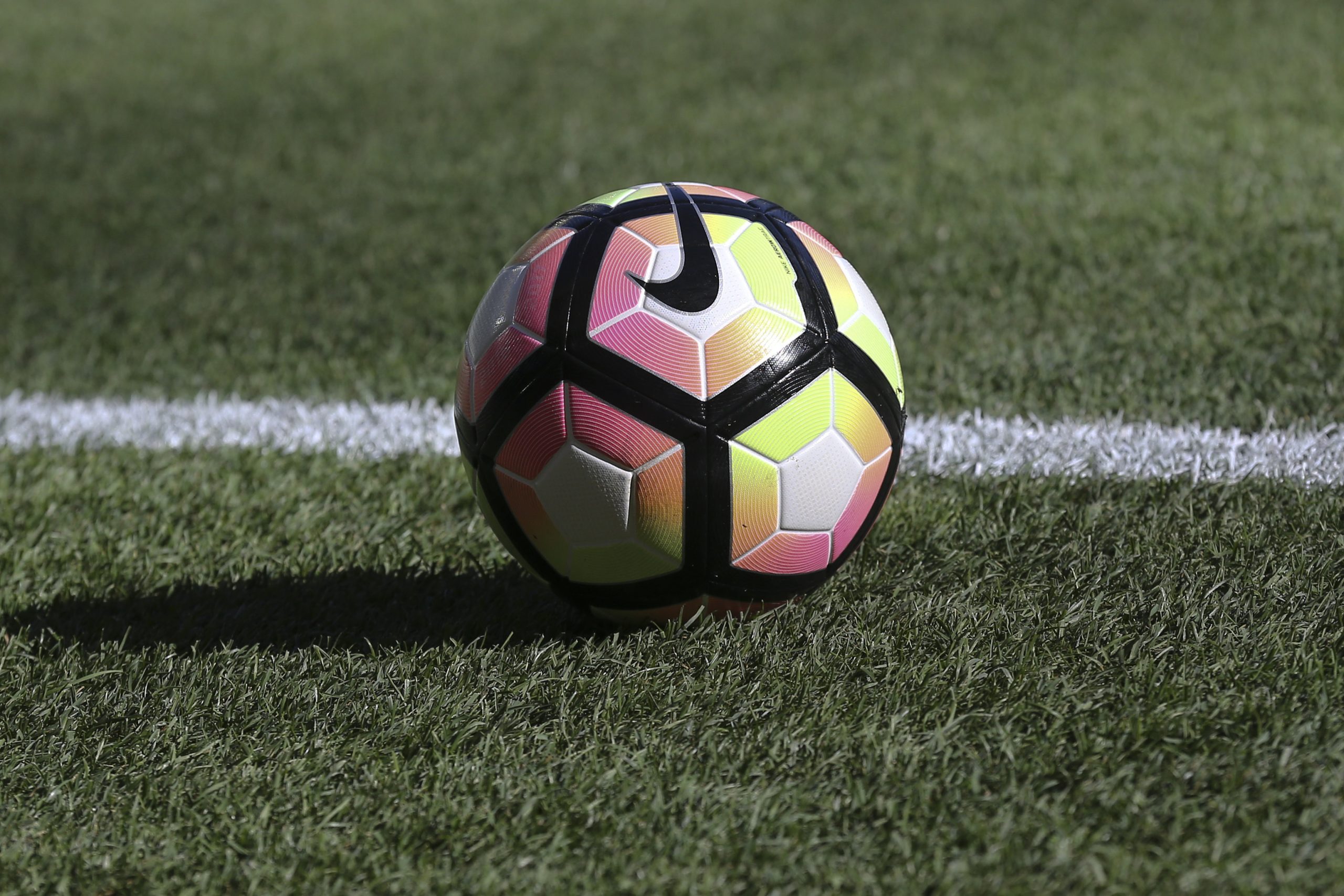 Covid-19: Liga espanhola apresenta protocolo para regresso do público aos estádios