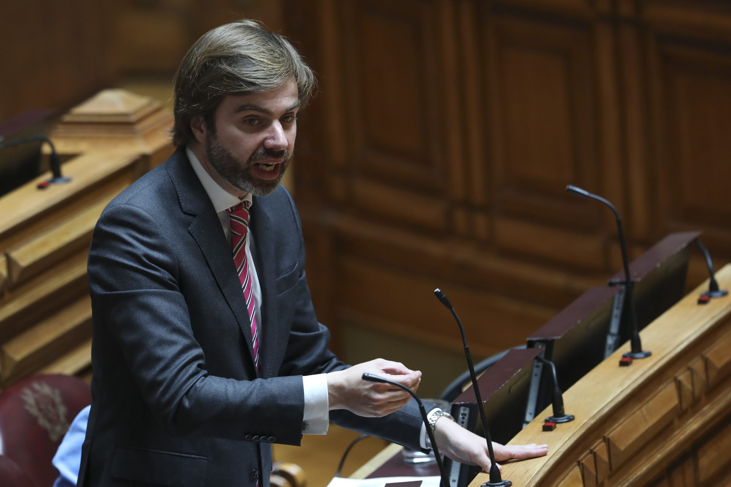 CDS considera injusta proposta do PS para englobar mais rendimentos no IRS