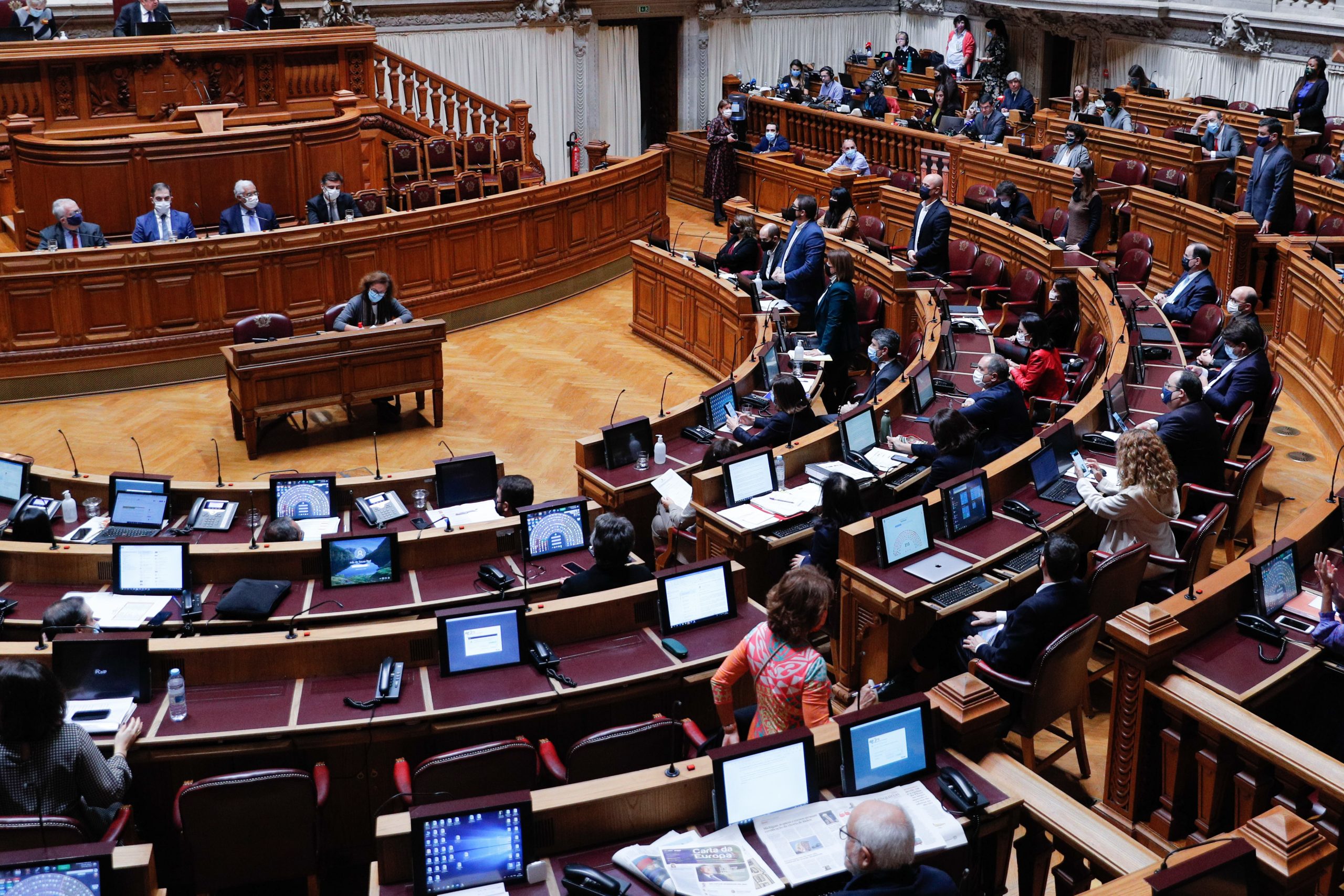 OE2021: Aprovada proposta do PCP para mais profissionais de saúde e 409 novas camas