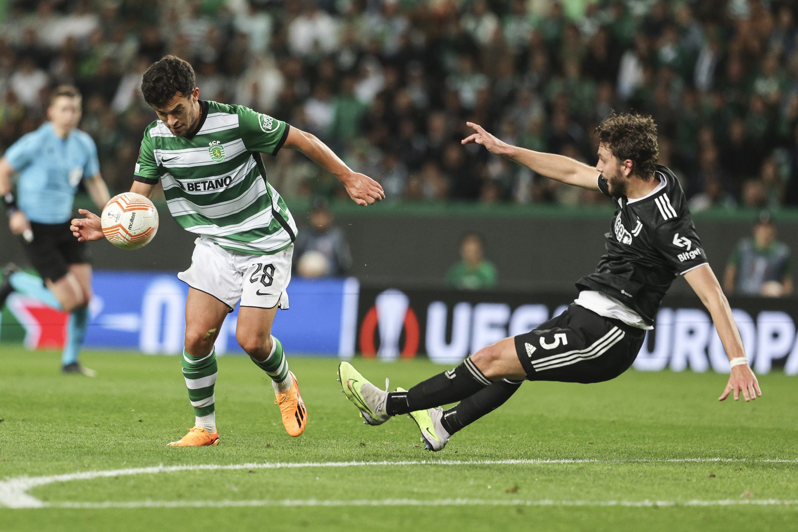 Sporting empata com Juventus e falha meias-finais da Liga Europa