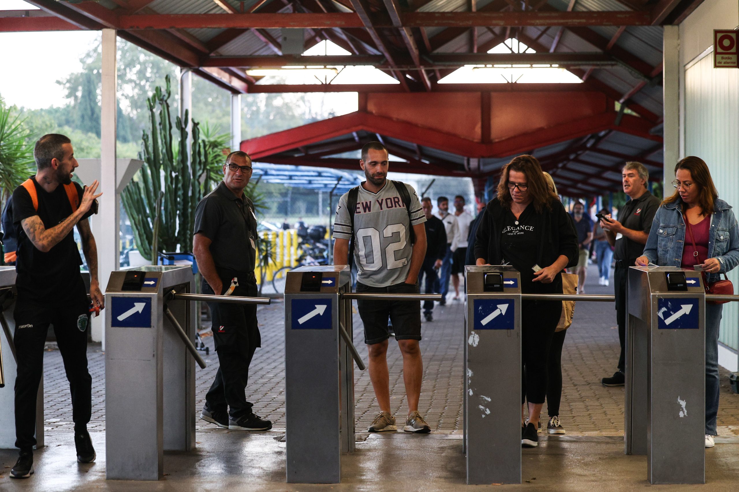 Autoeuropa retomou produção, mas só de segunda a quinta-feira