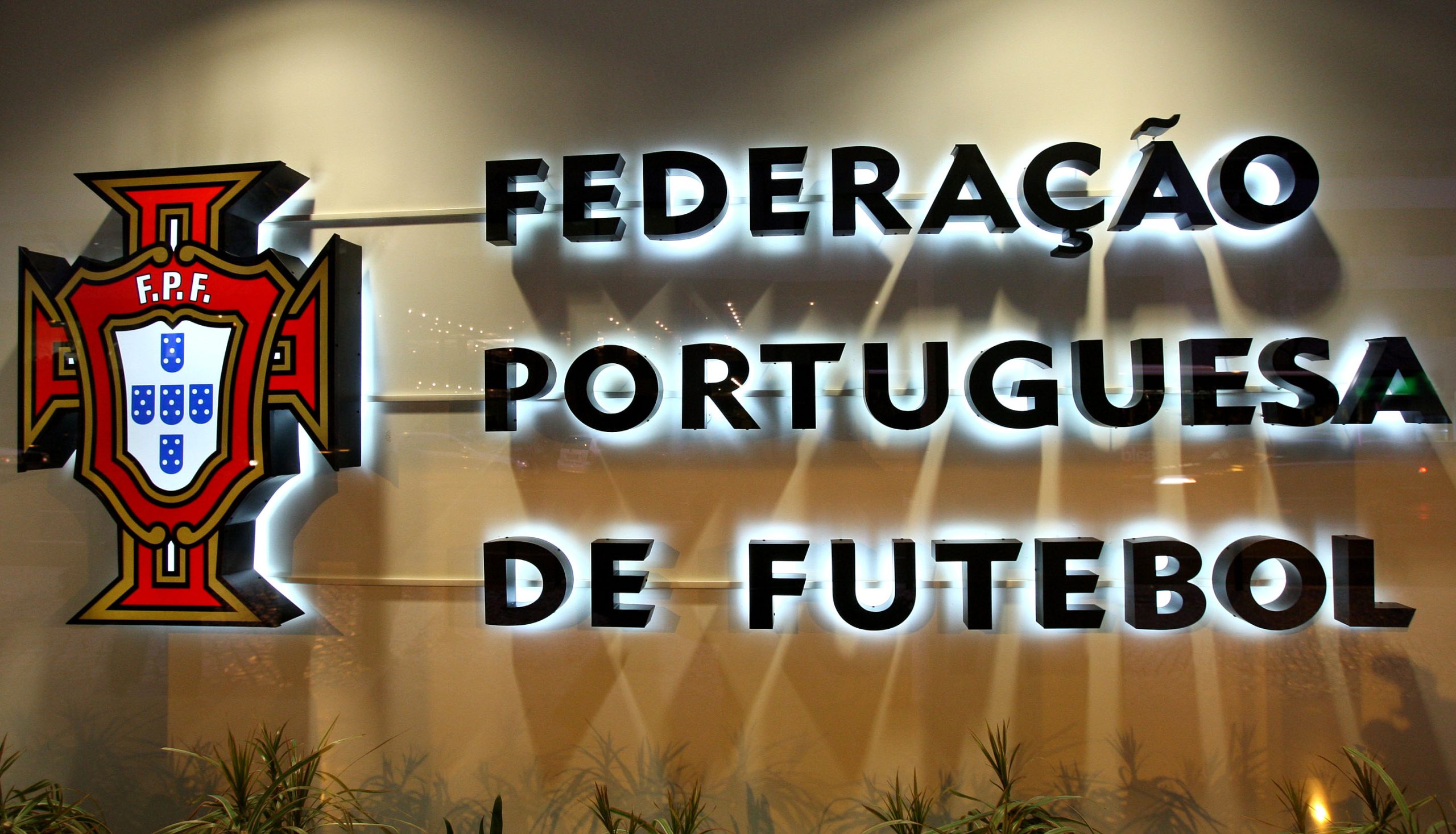Sporting multado em 5.738 euros por atraso na ‘flash-interview’