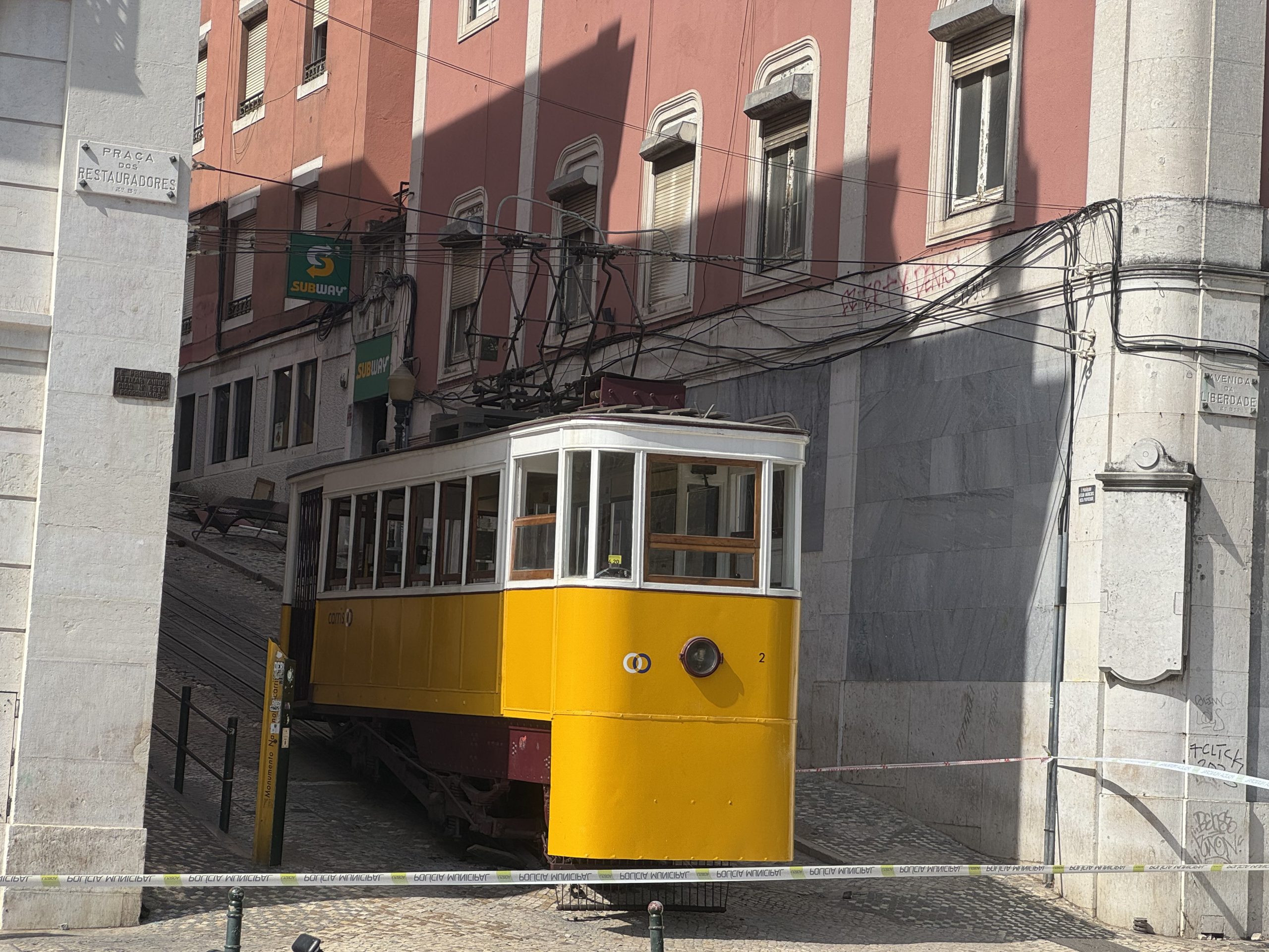 Elevador da Glória vai voltar? Câmara de Lisboa diz que é preciso “garantir segurança máxima”