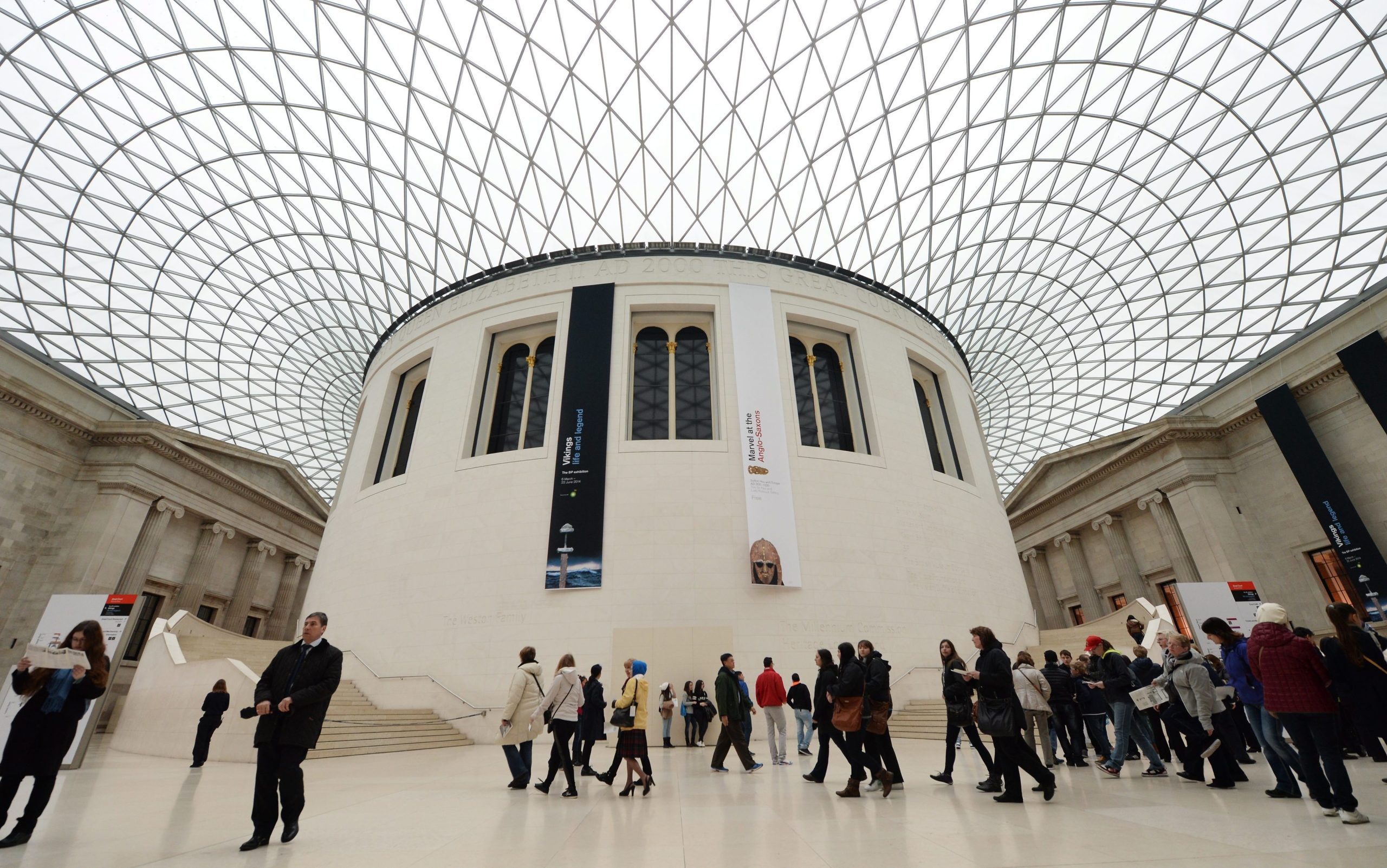 Diretor do icónico Museu Britânico renuncia depois de uma série de roubos