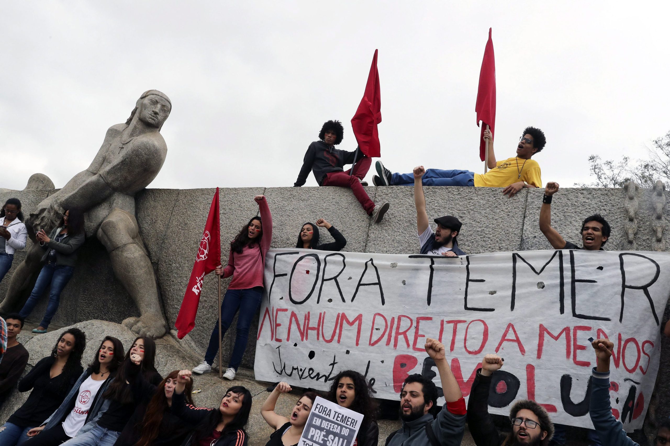 Brasil: Movimentos sociais saem hoje à rua em pelo menos 23 Estados