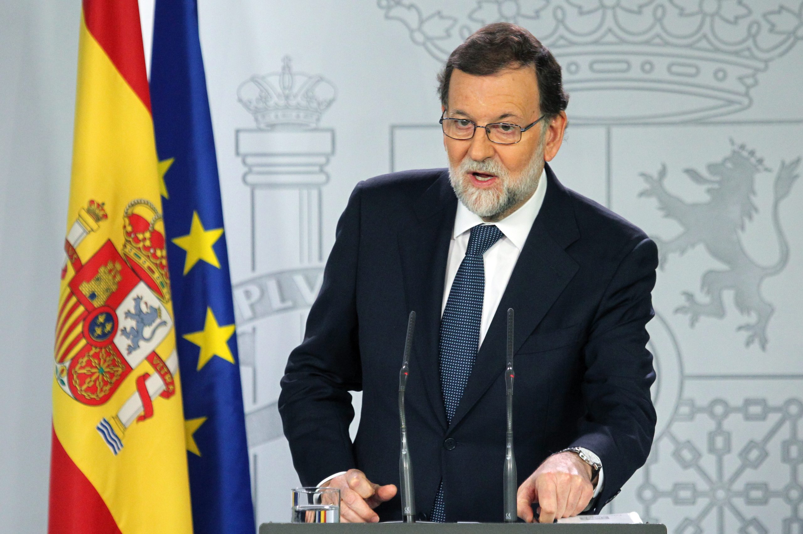 Madrid destitui Puigdemont. “Queremos devolver a voz aos cidadãos catalães para que possam decidir o seu futuro”