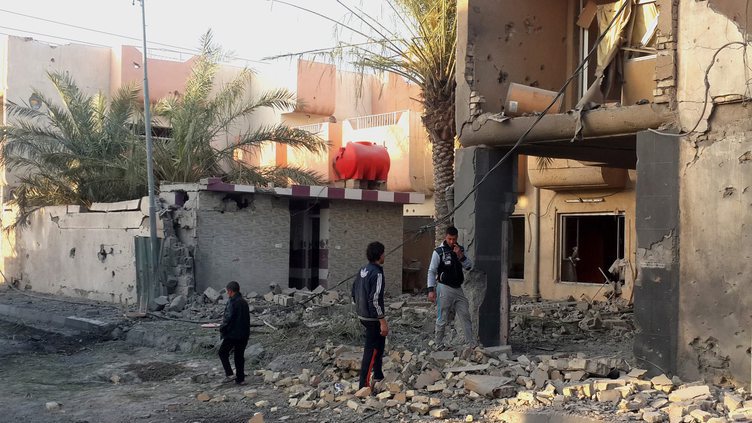 Forças iraquianas enfrentam resistência do Estado Islâmico em Fallujah