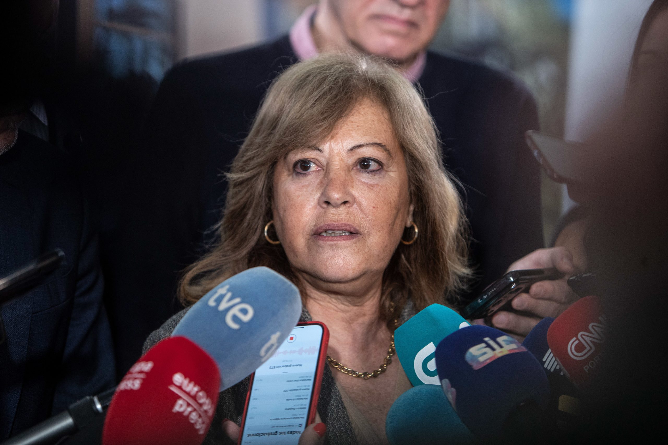 Ministra da Administração Interna pede ao país para cumprir as indicações das autoridades e restringir as saídas: “isto ainda não acabou”